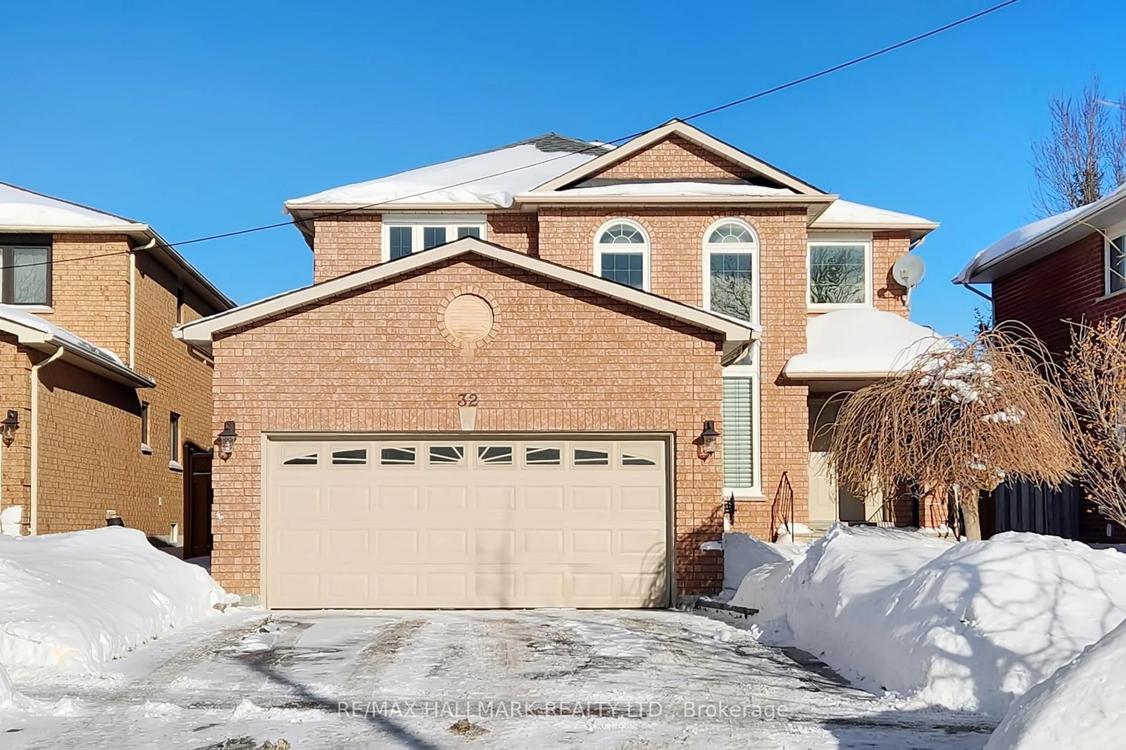 Home with brick exterior material, street for 32 Leno Mills Ave, Richmond Hill Ontario L4S 1J6