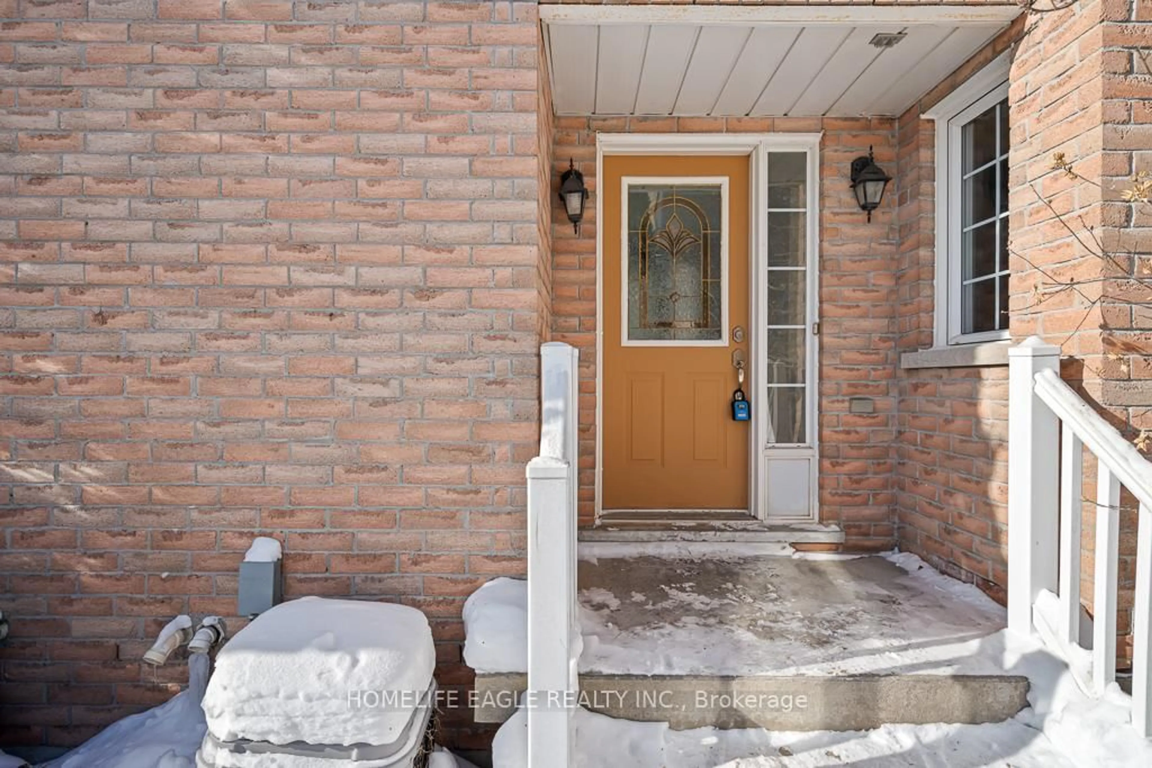 Indoor entryway for 98 Lowther Ave, Richmond Hill Ontario L4E 4P3