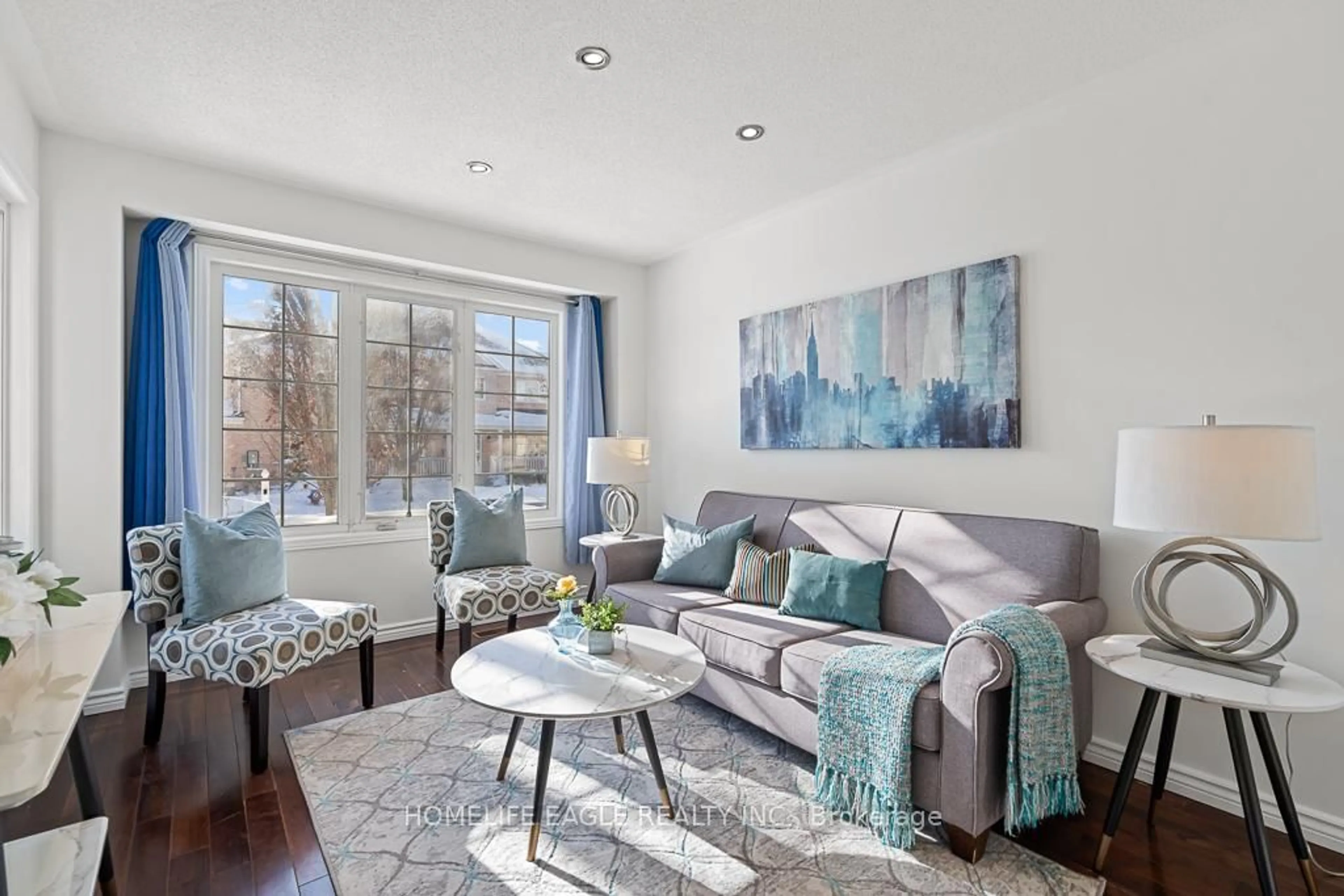 Living room with furniture, unknown for 98 Lowther Ave, Richmond Hill Ontario L4E 4P3