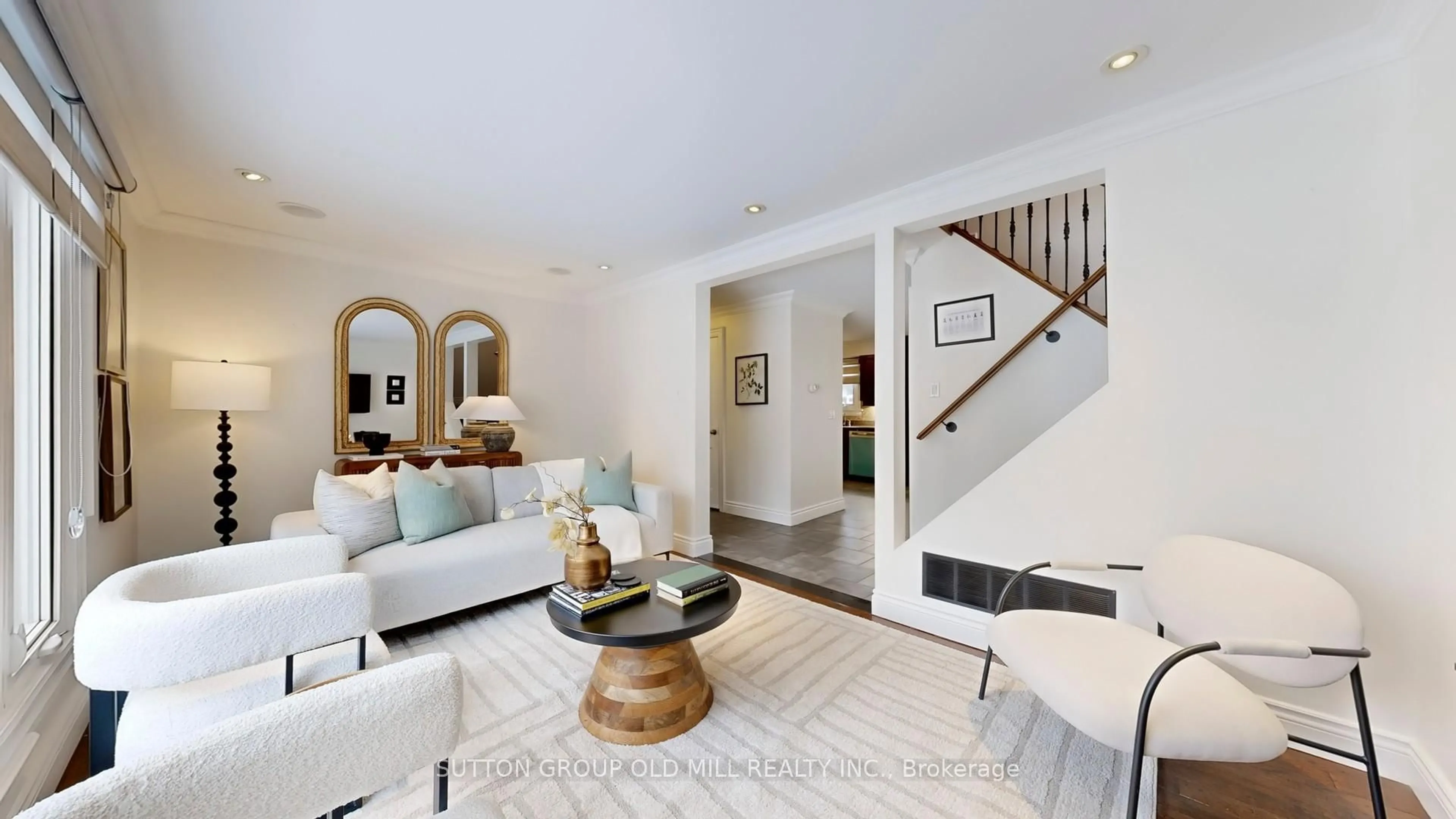 Living room with furniture, unknown for 20 Springburn Cres, Aurora Ontario L4G 3P5