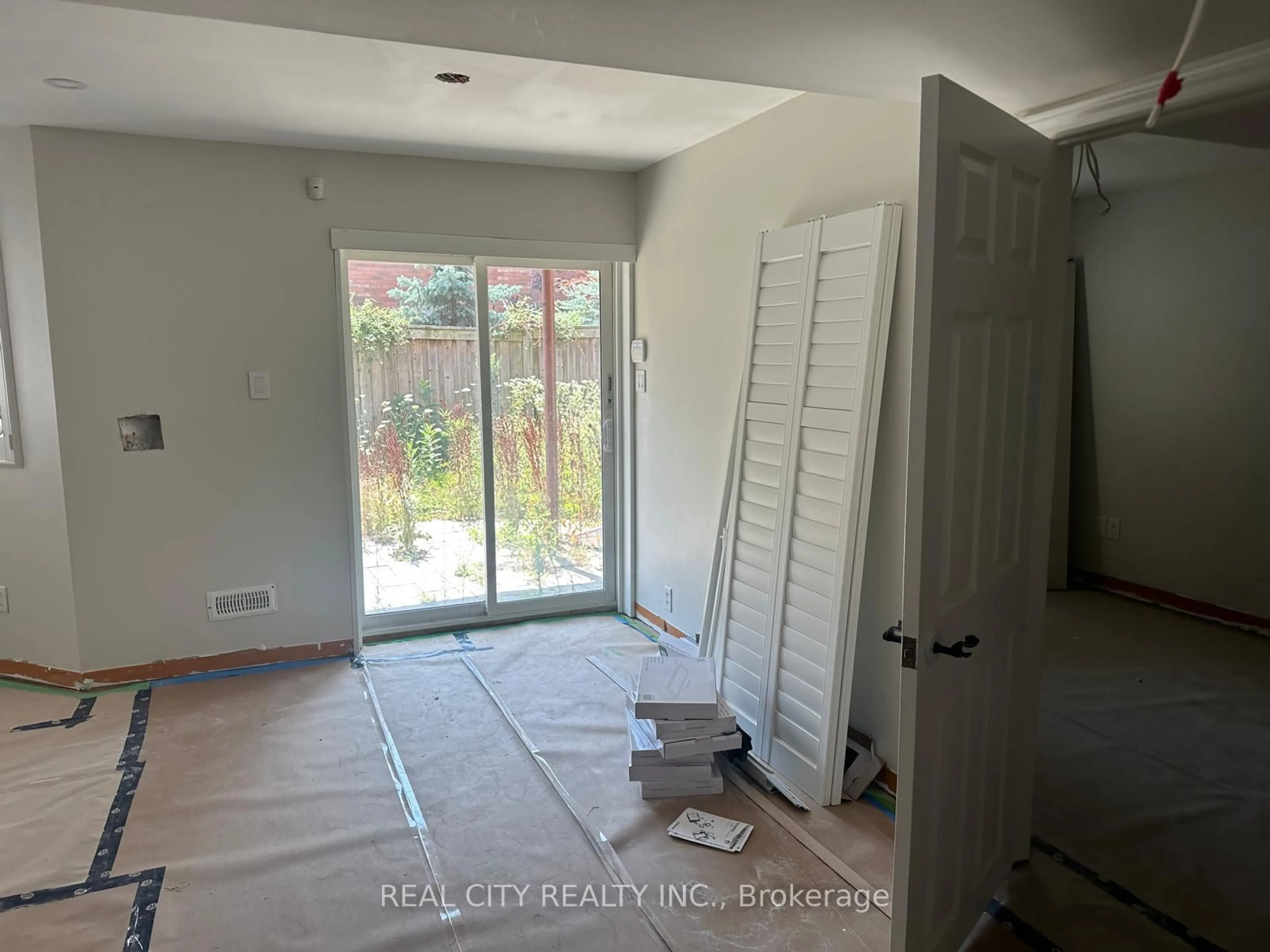 Indoor entryway for 83 Estrella Cres, Richmond Hill Ontario L4E 0S3