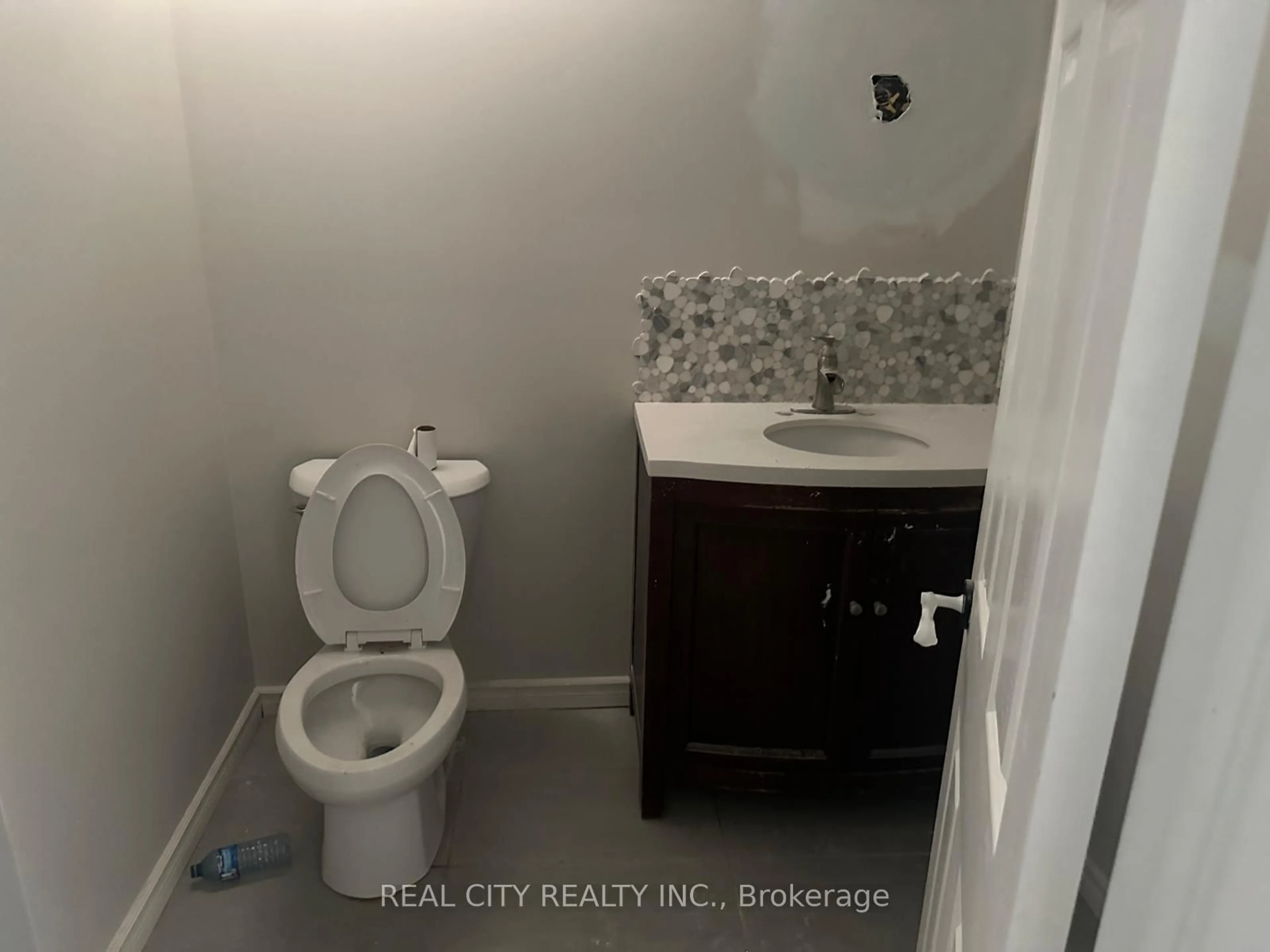 A pic of a room for 83 Estrella Cres, Richmond Hill Ontario L4E 0S3