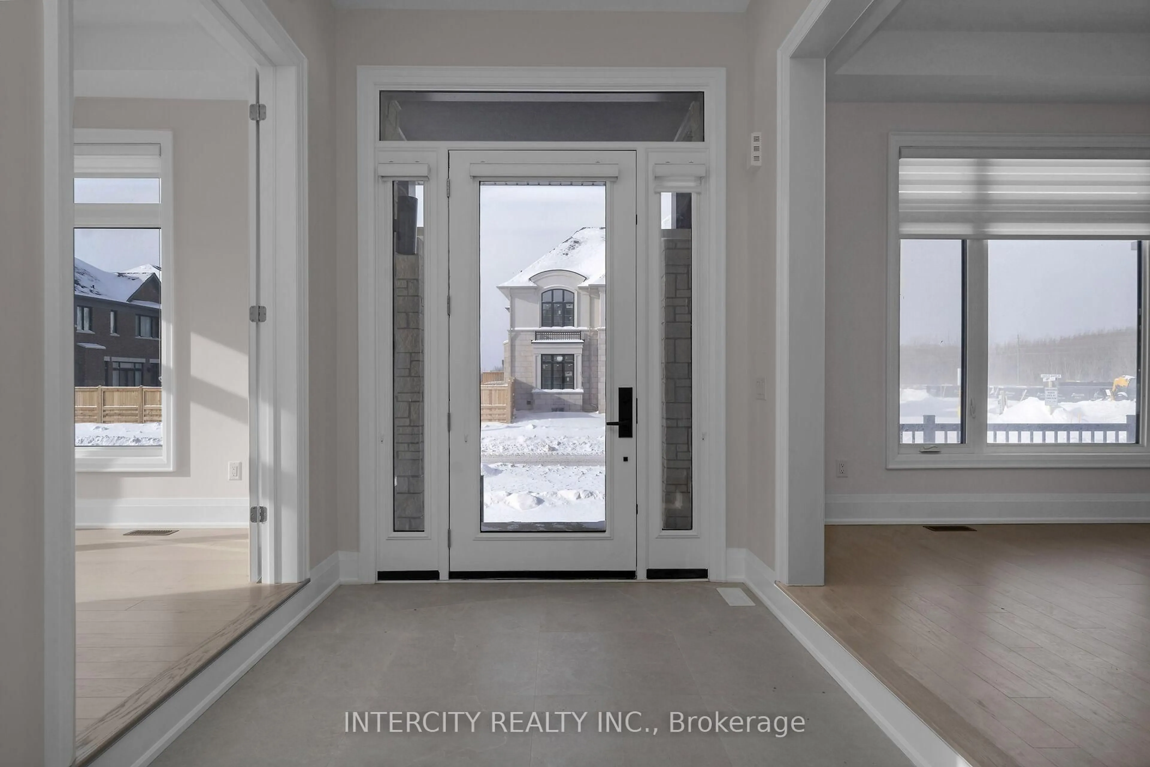 Indoor entryway for 6 Saxby Farm Ave #Lot 17N, King Ontario L7B 0T3