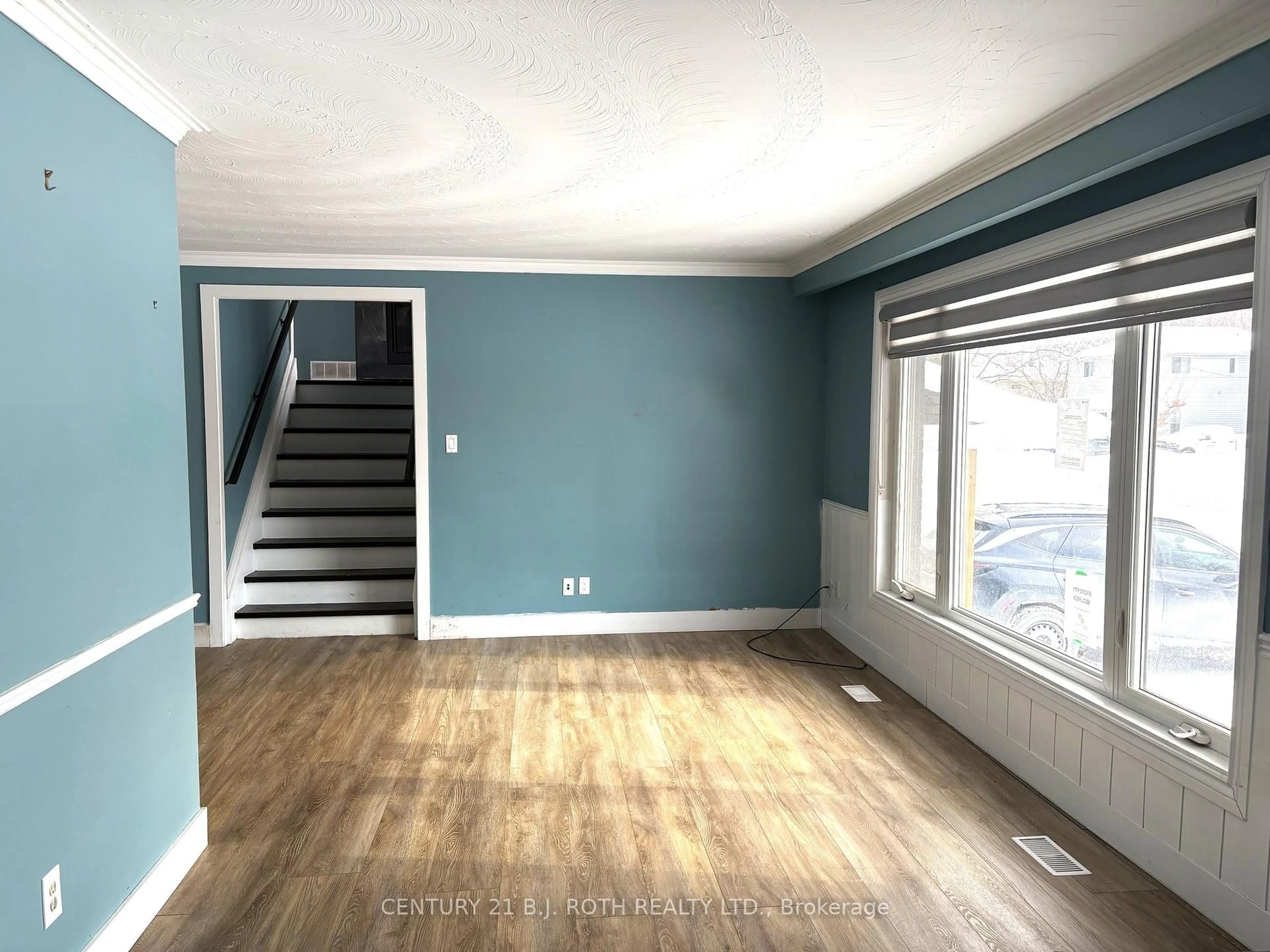 A pic of a room for 150 Nelson St, New Tecumseth Ontario L9R 1J5