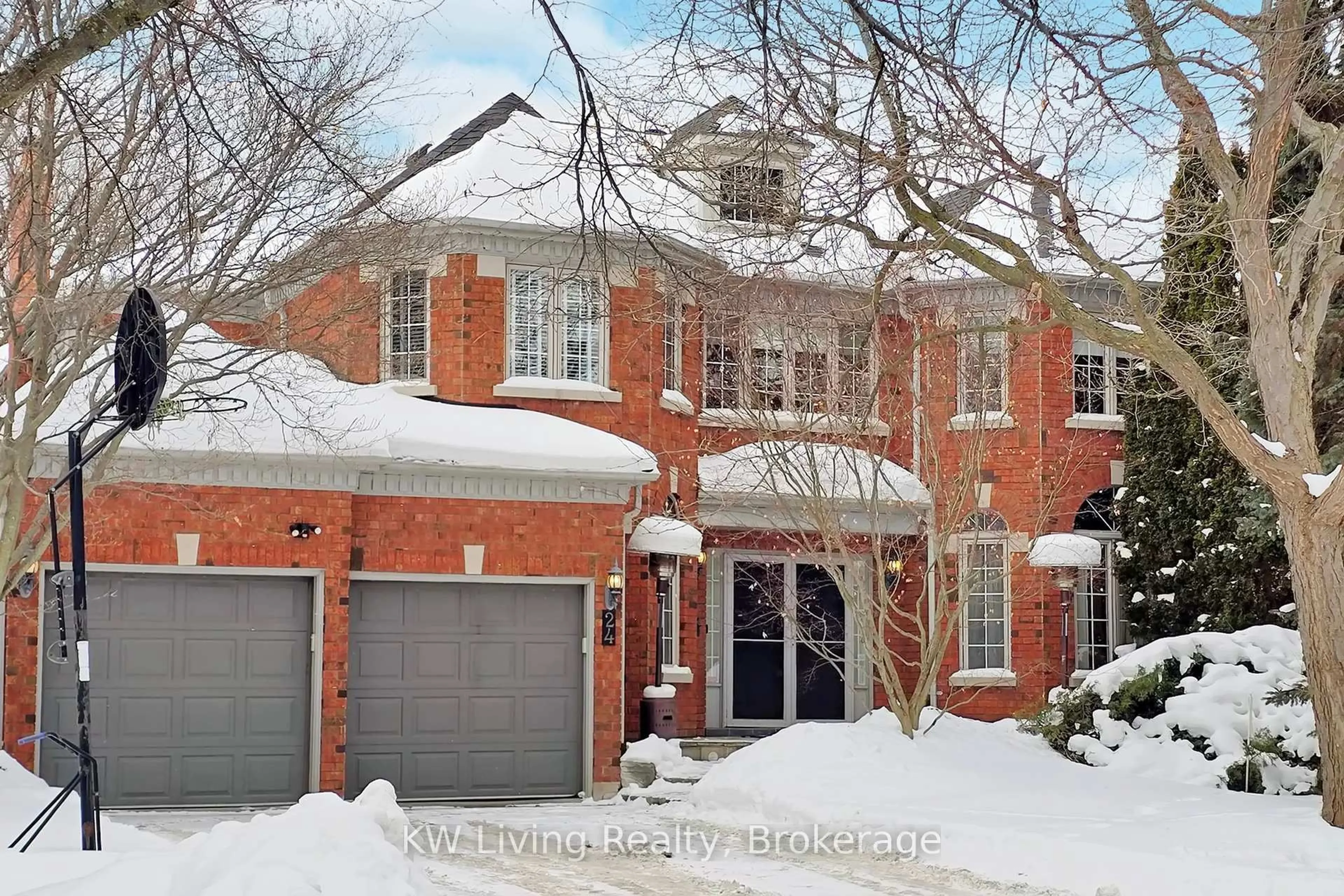 Home with brick exterior material, street for 24 Highview Cres, Richmond Hill Ontario L4B 2T7