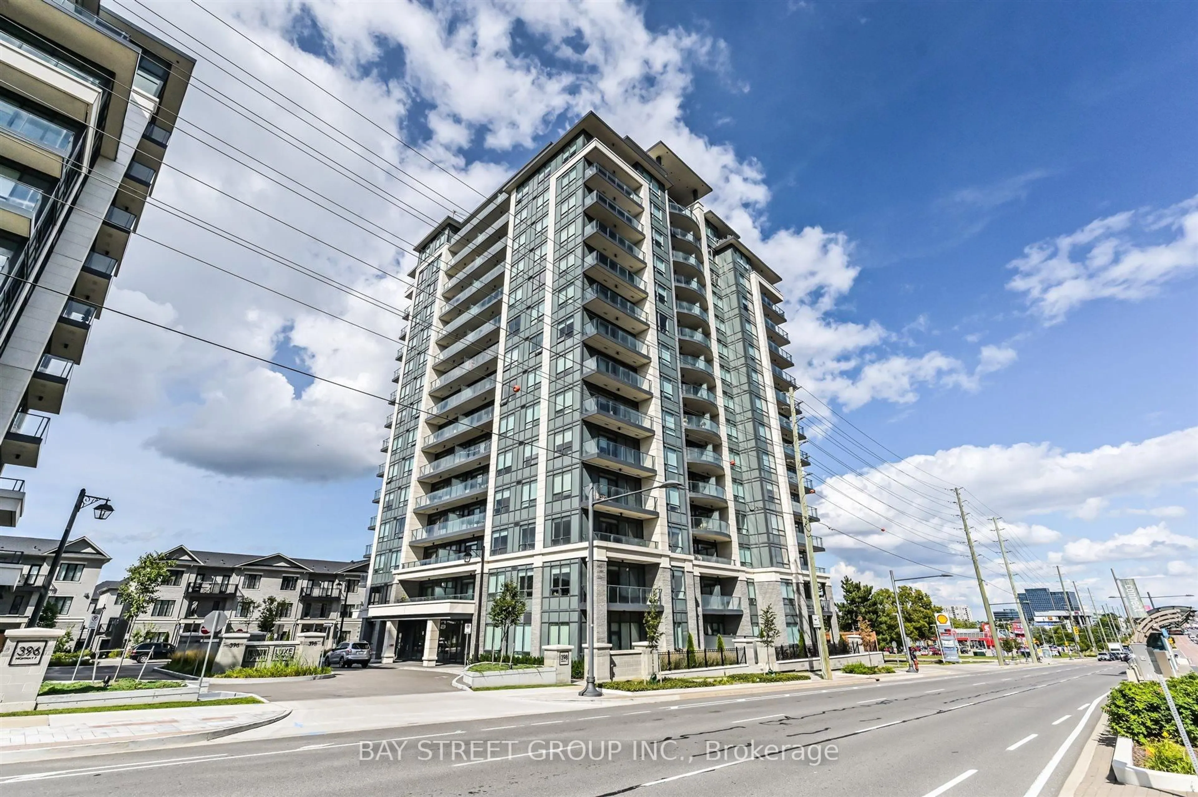 A pic from outside/outdoor area/front of a property/back of a property/a pic from drone, building for 398 Highway 7 Rd #Ph06, Richmond Hill Ontario L4B 1A7