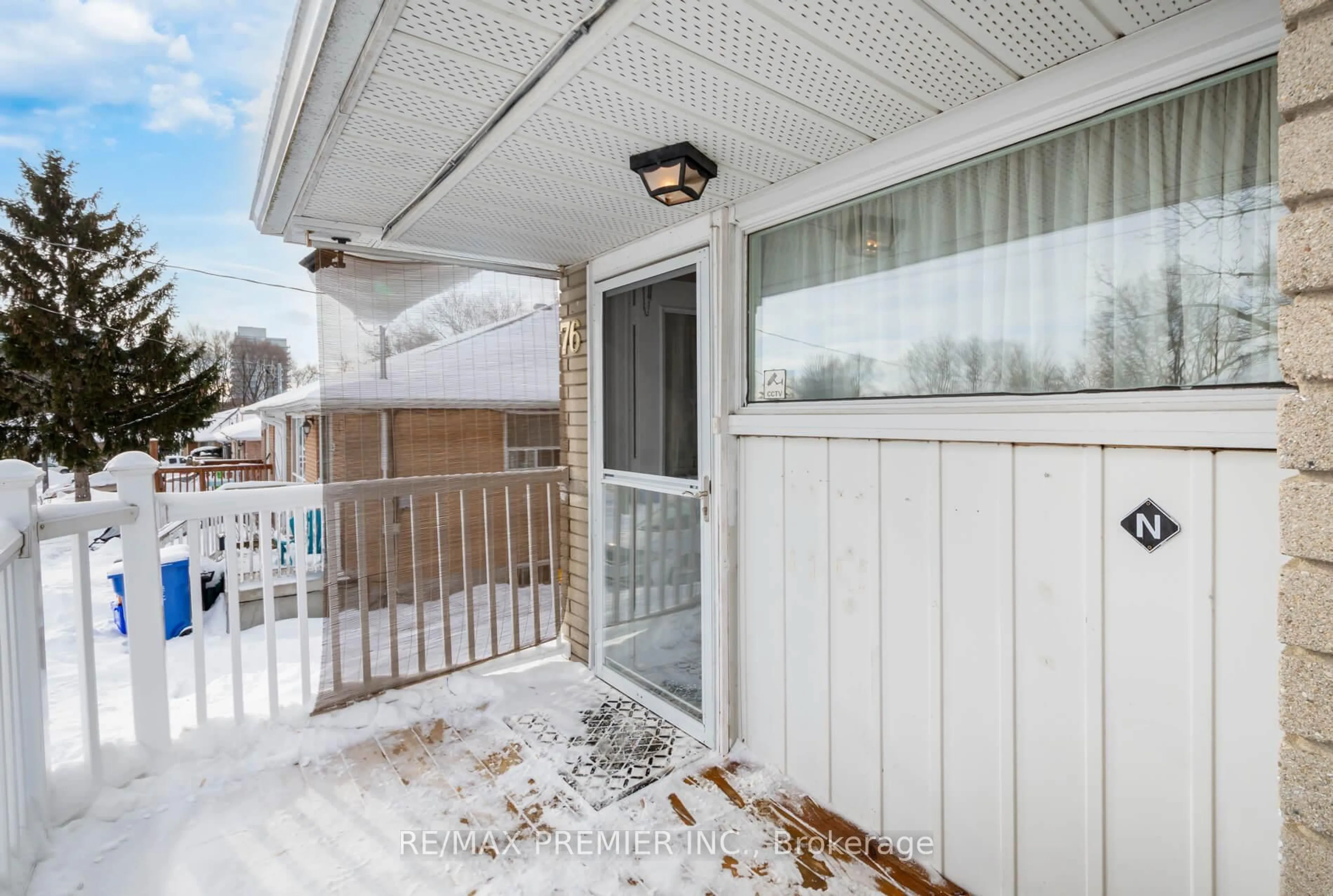 Unknown for 76 Harrison Dr, Newmarket Ontario L3Y 4P4