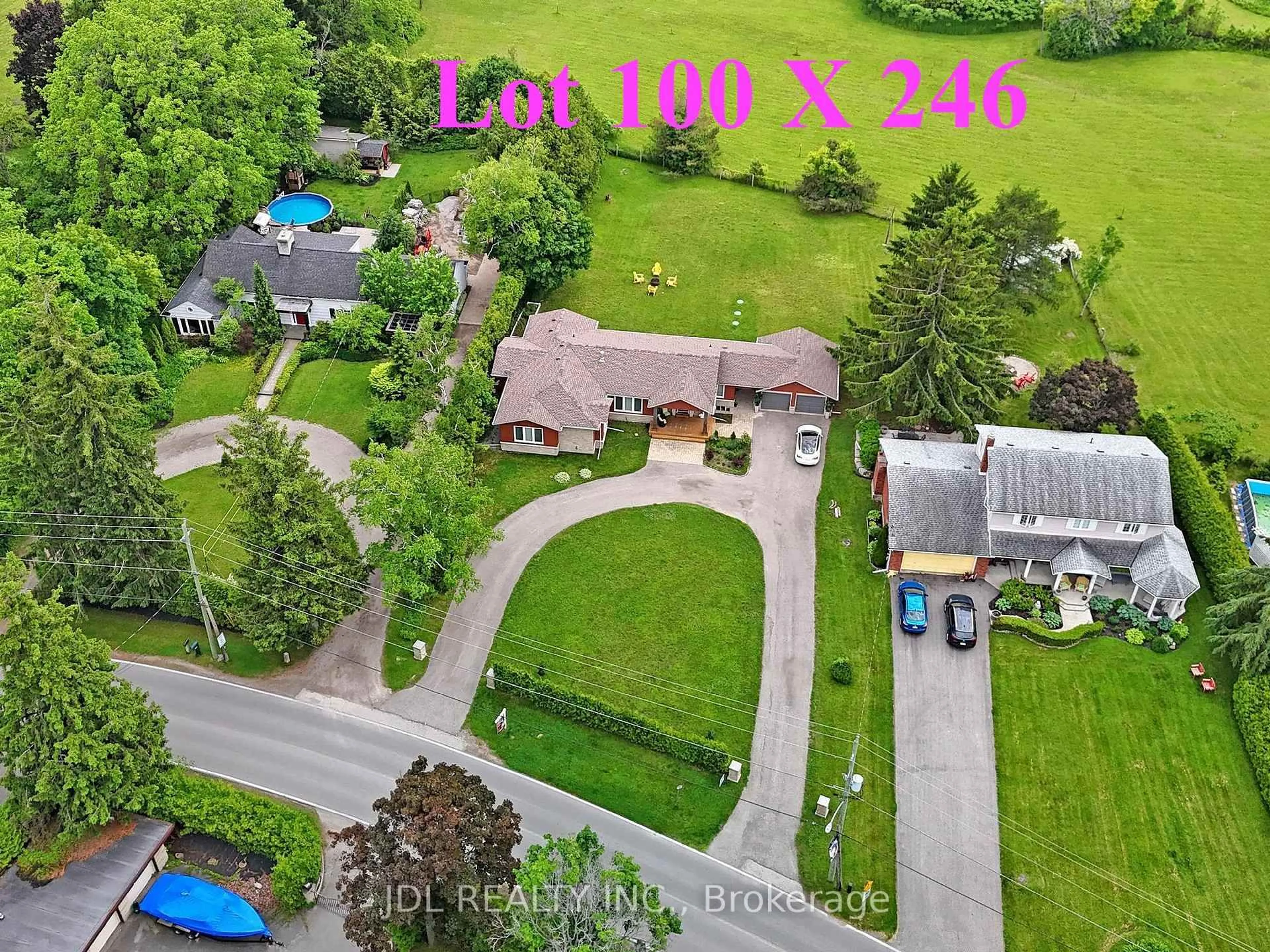 A pic from outside/outdoor area/front of a property/back of a property/a pic from drone, street for 11 Hedge Rd, Georgina Ontario L0E 1R0