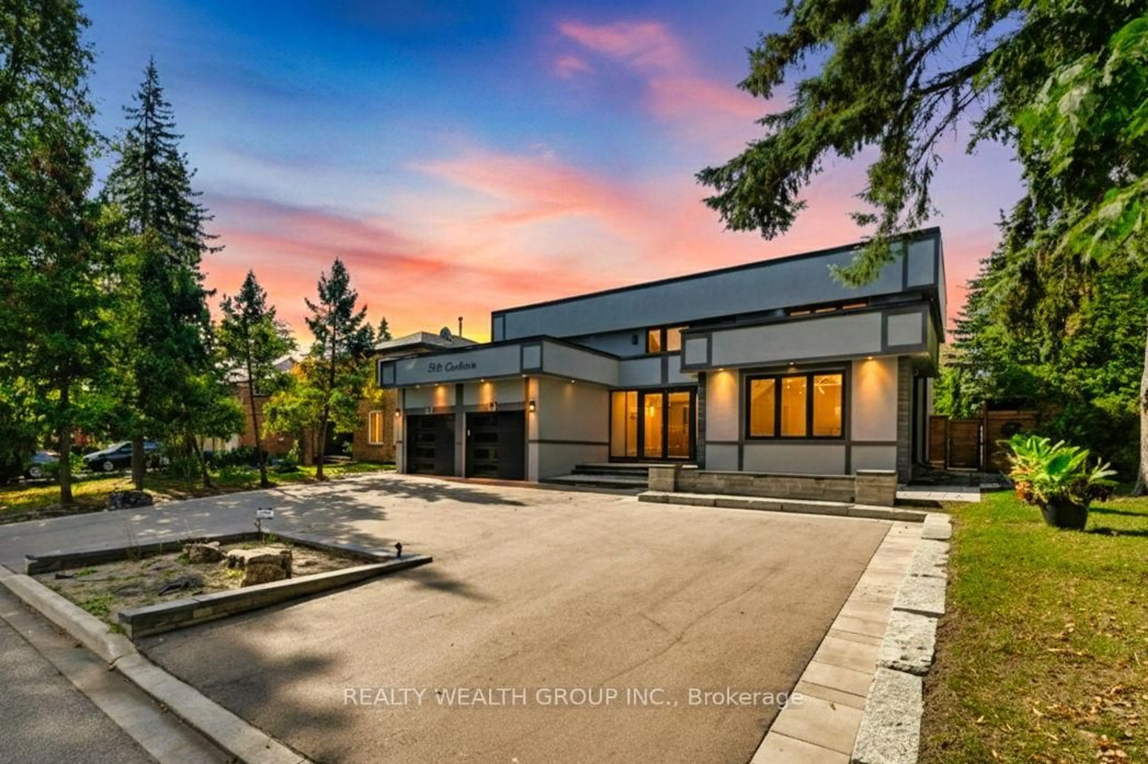 A pic from outside/outdoor area/front of a property/back of a property/a pic from drone, unknown for 32 Colton Cres, Vaughan Ontario L4L 3L7