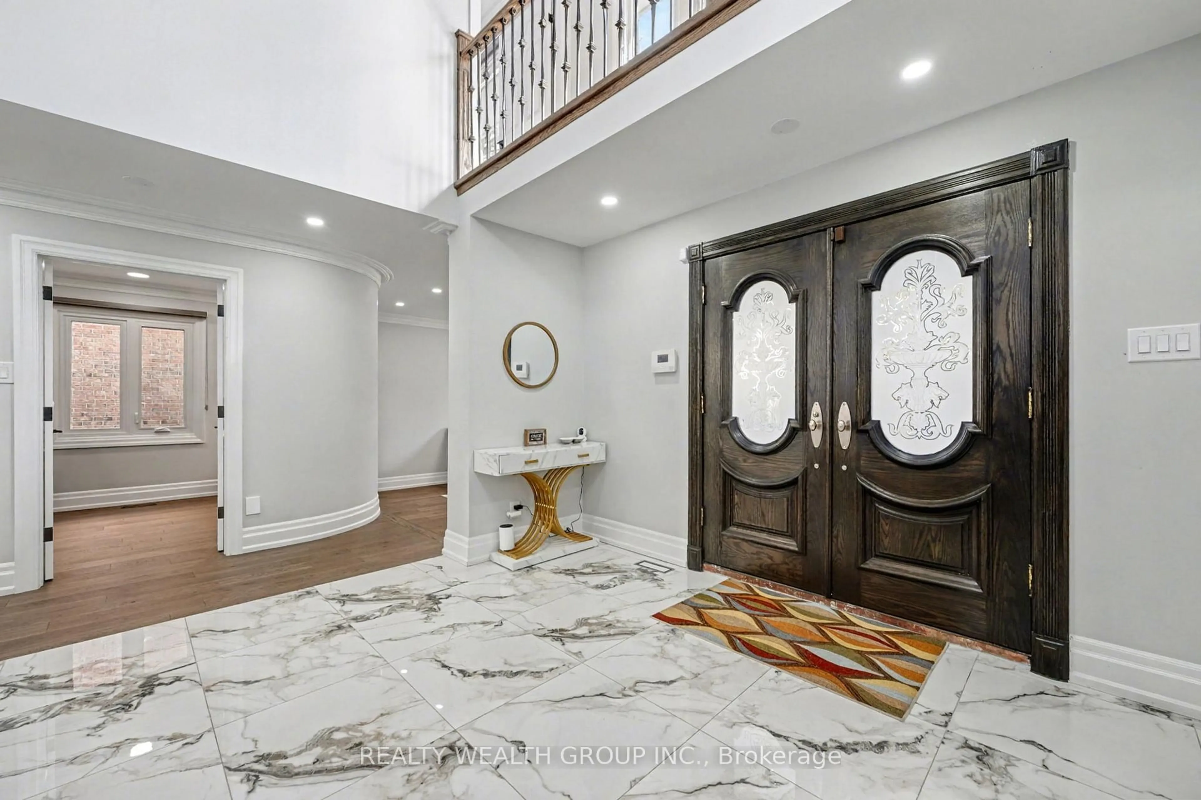 Indoor entryway for 32 Colton Cres, Vaughan Ontario L4L 3L7