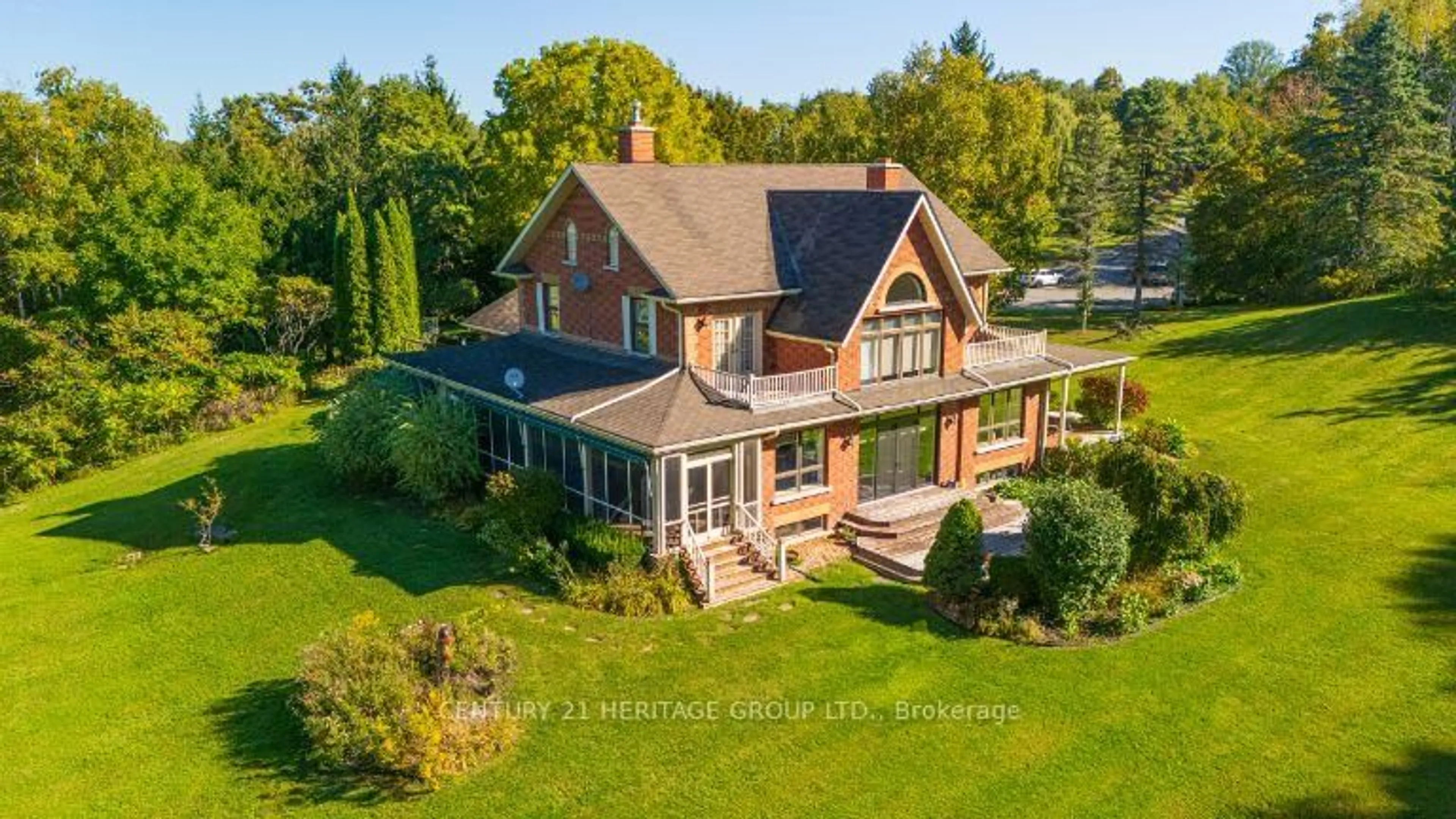 A pic from outside/outdoor area/front of a property/back of a property/a pic from drone, water/lake/river/ocean view for 167 Brule Tr, King Ontario L7B 0C7