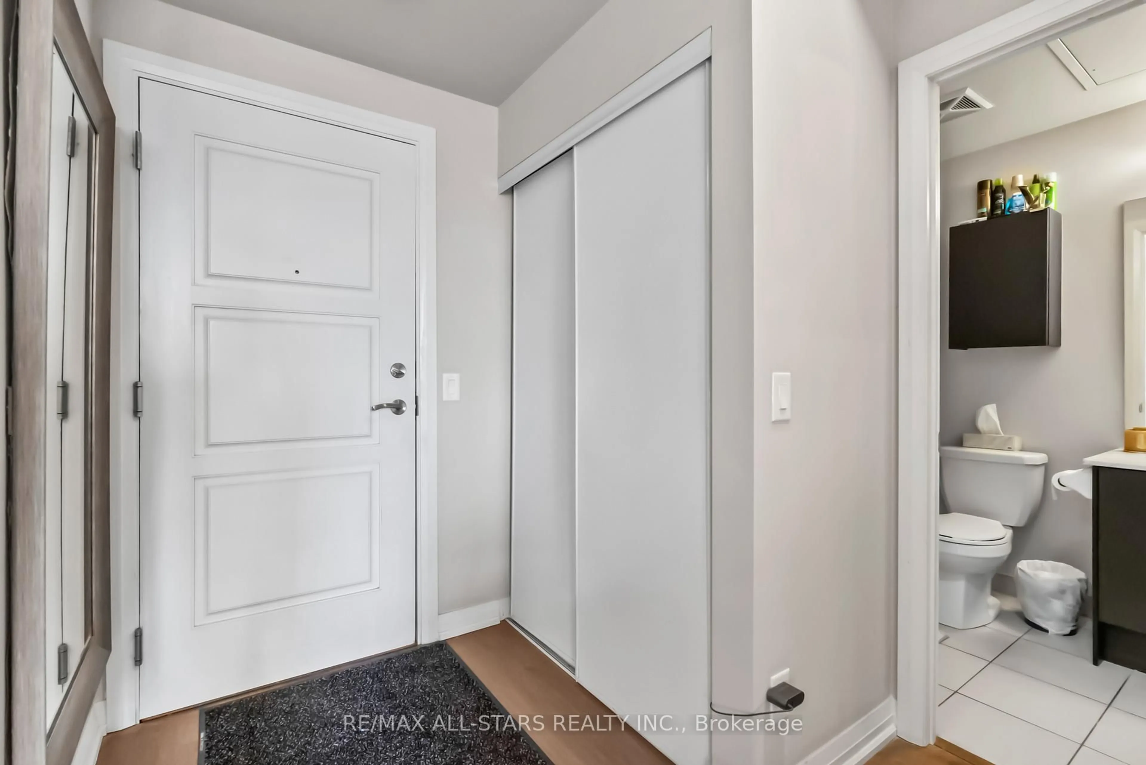 Indoor entryway for 9500 Markham Rd #1603, Markham Ontario L6E 0N6