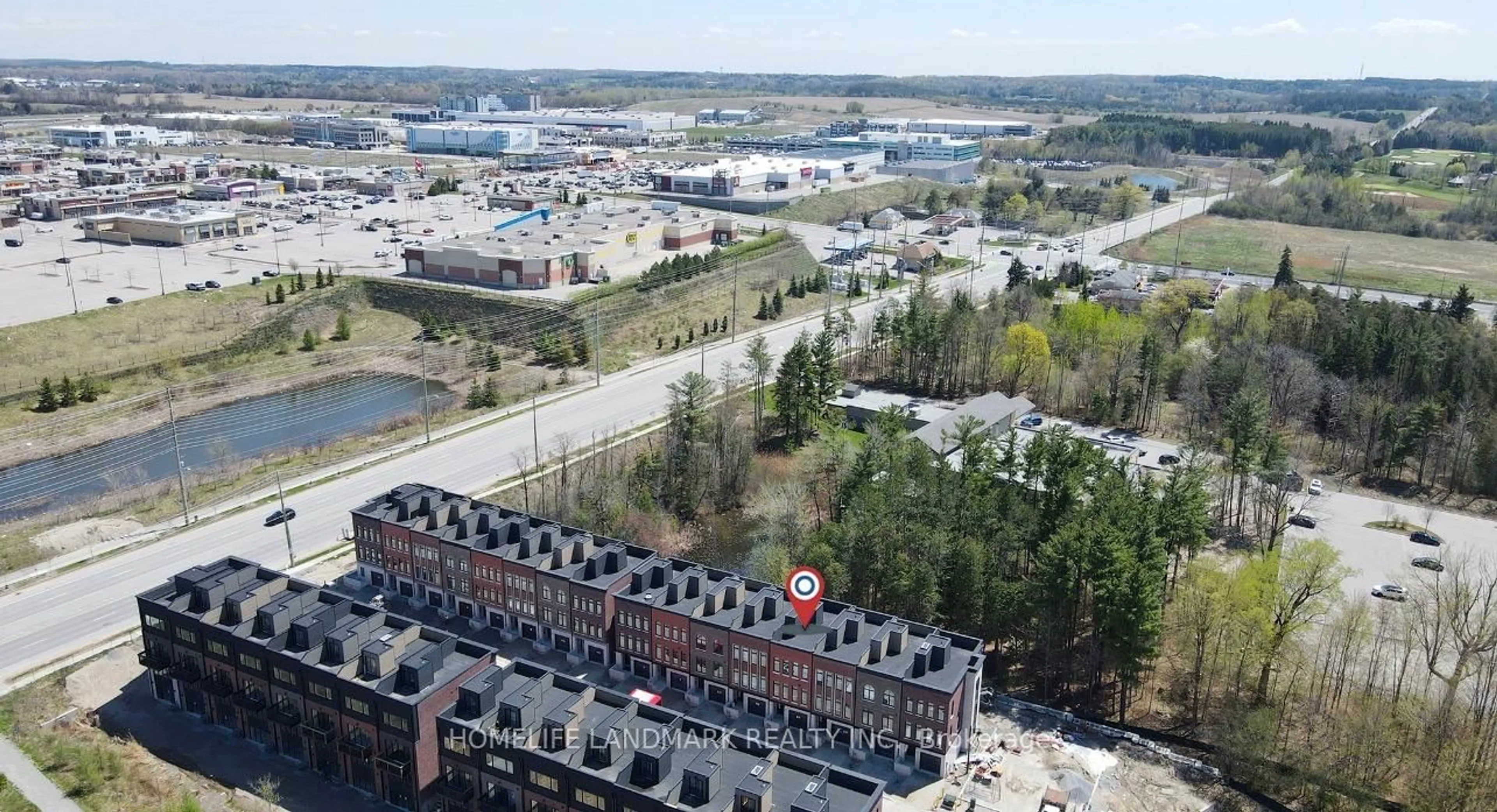 A pic from outside/outdoor area/front of a property/back of a property/a pic from drone, city buildings view from balcony for 27 Chestnut Crt, Aurora Ontario L4G 4A4