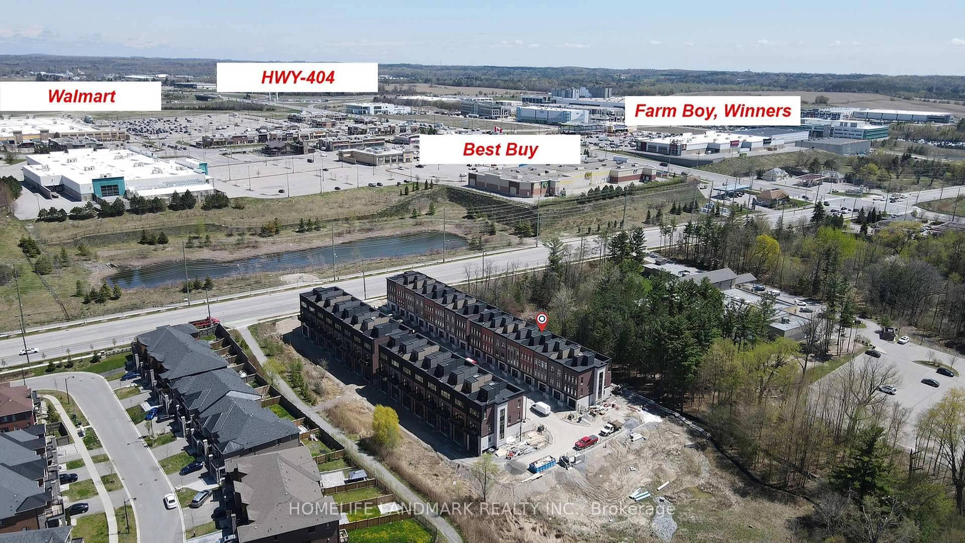 A pic from outside/outdoor area/front of a property/back of a property/a pic from drone, building for 27 Chestnut Crt, Aurora Ontario L4G 4A4