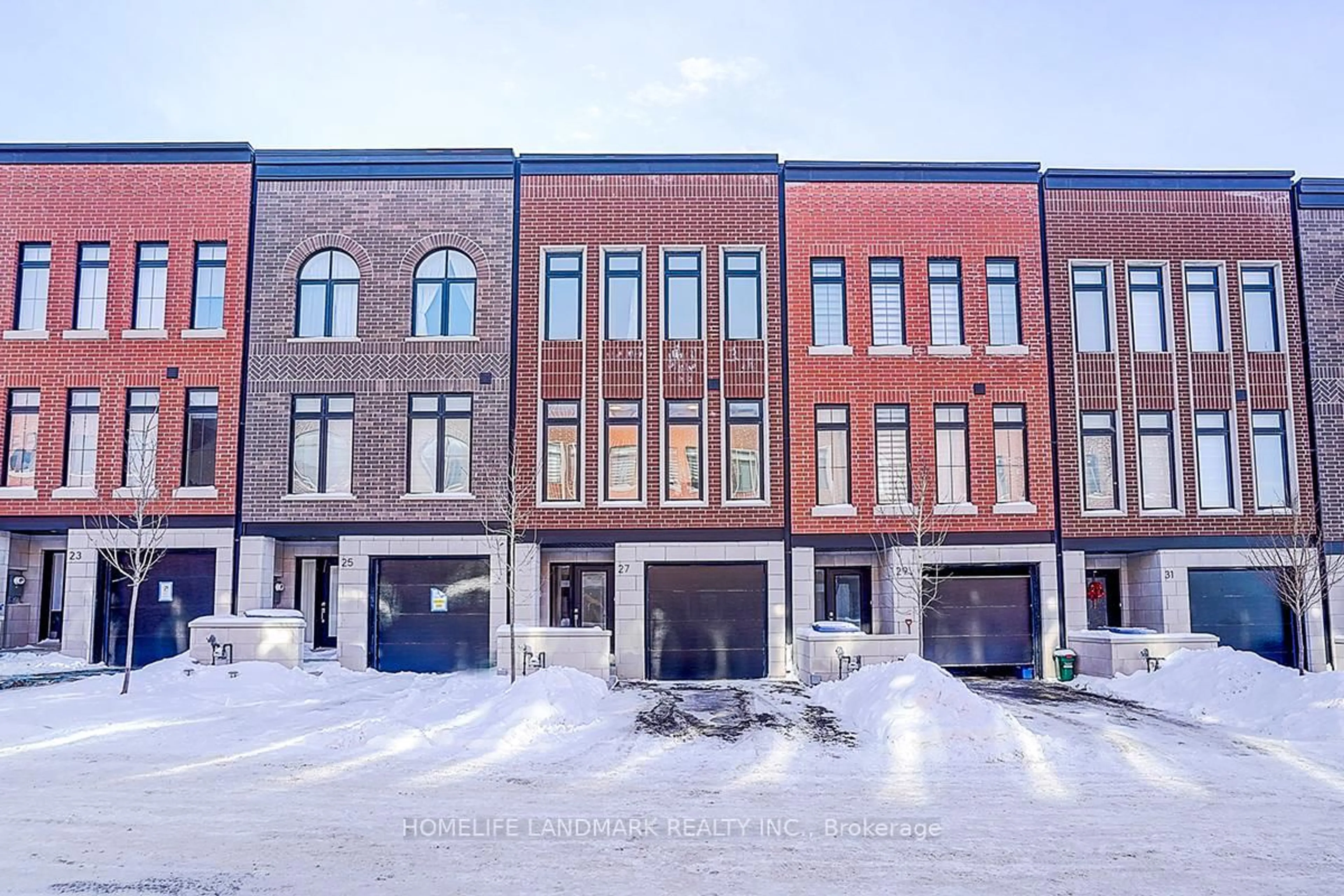 Unknown for 27 Chestnut Crt, Aurora Ontario L4G 4A4