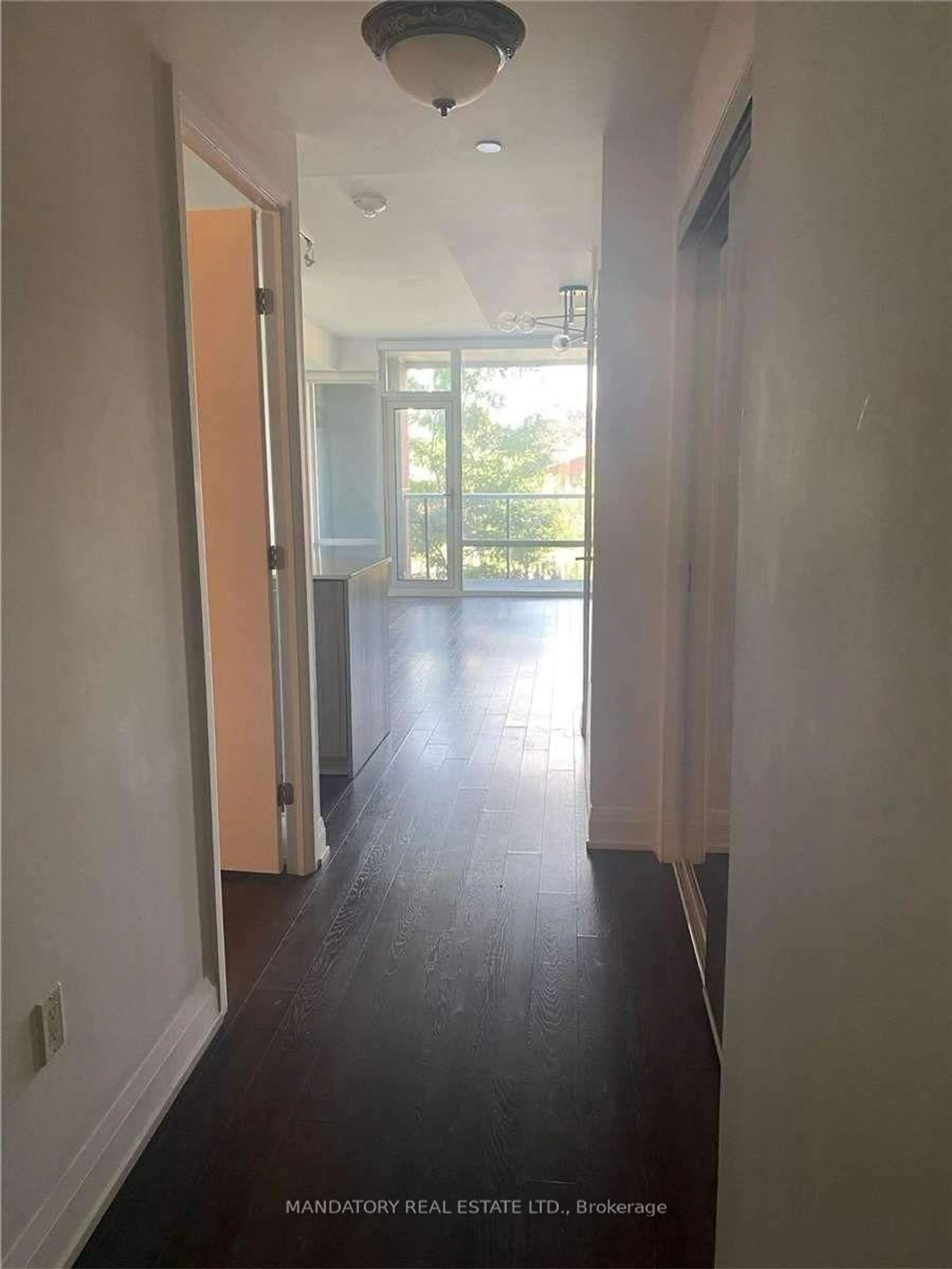 Indoor foyer for 4800 Highway 7 #202, Vaughan Ontario L4L 1H8