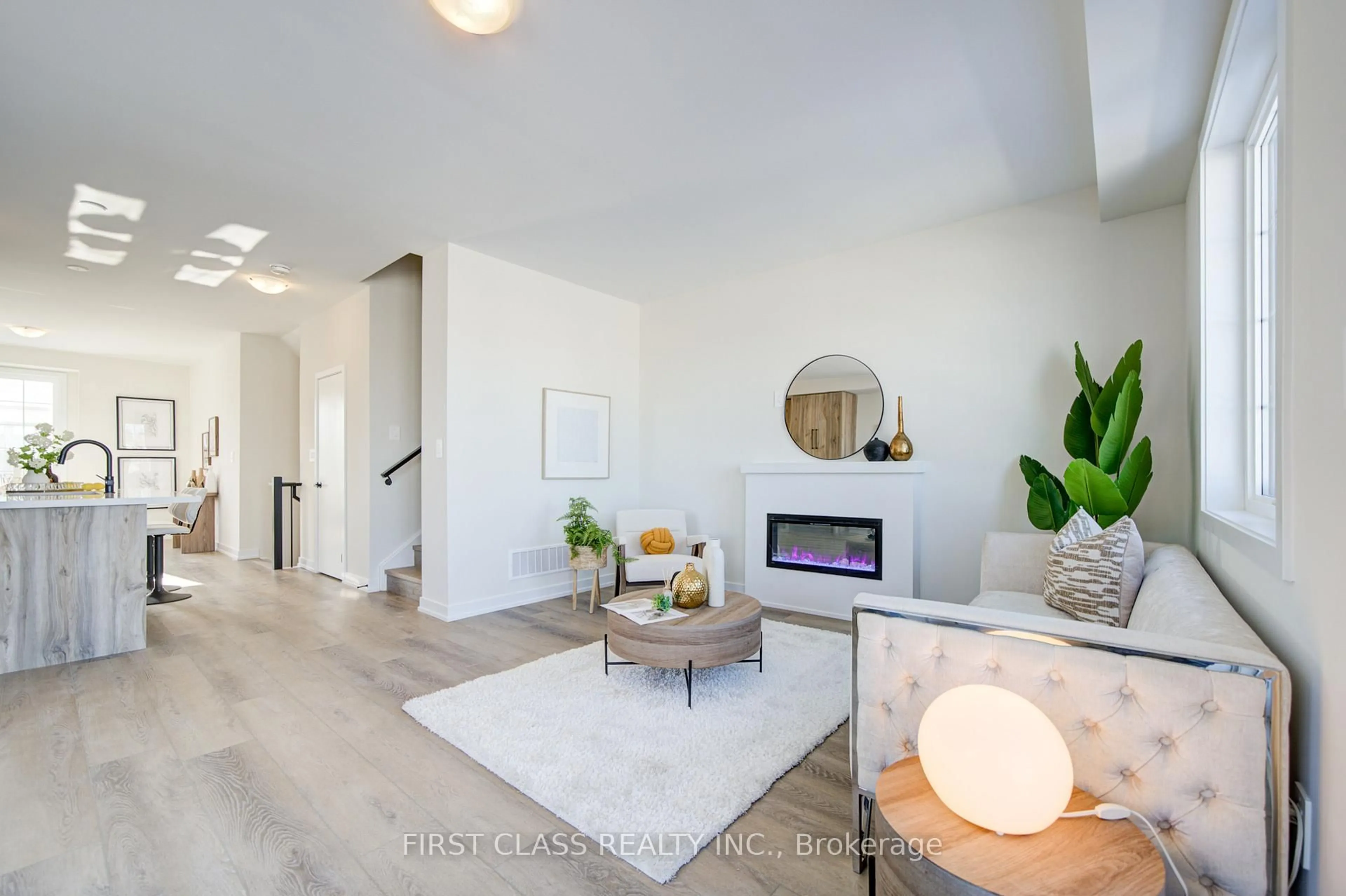 Indoor entryway for 53 Peace Lane, Richmond Hill Ontario L4B 0J4