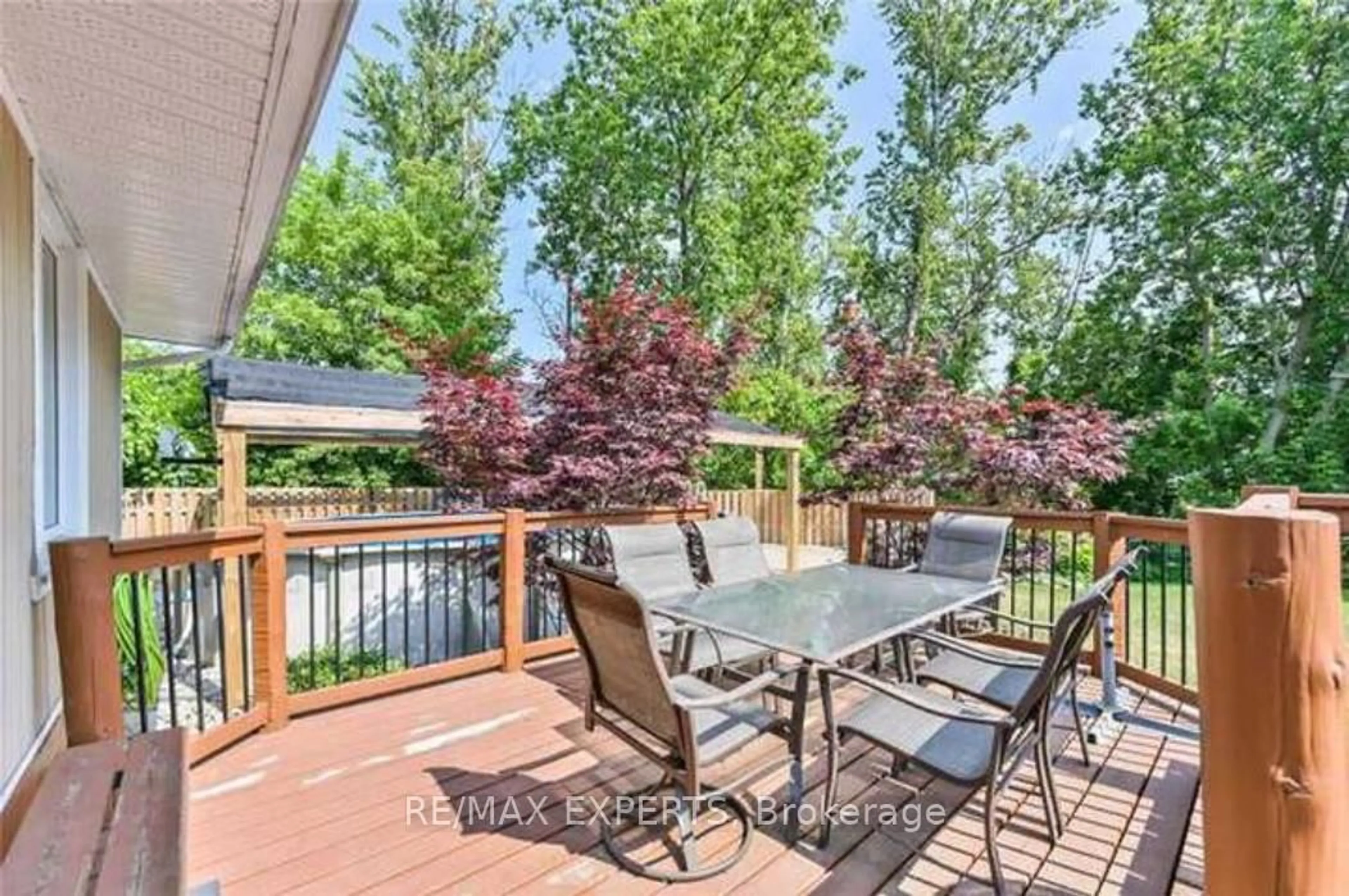 Patio, water/lake/river/ocean view for 1139 Belle Aire Beach Rd, Innisfil Ontario L0L 1C0