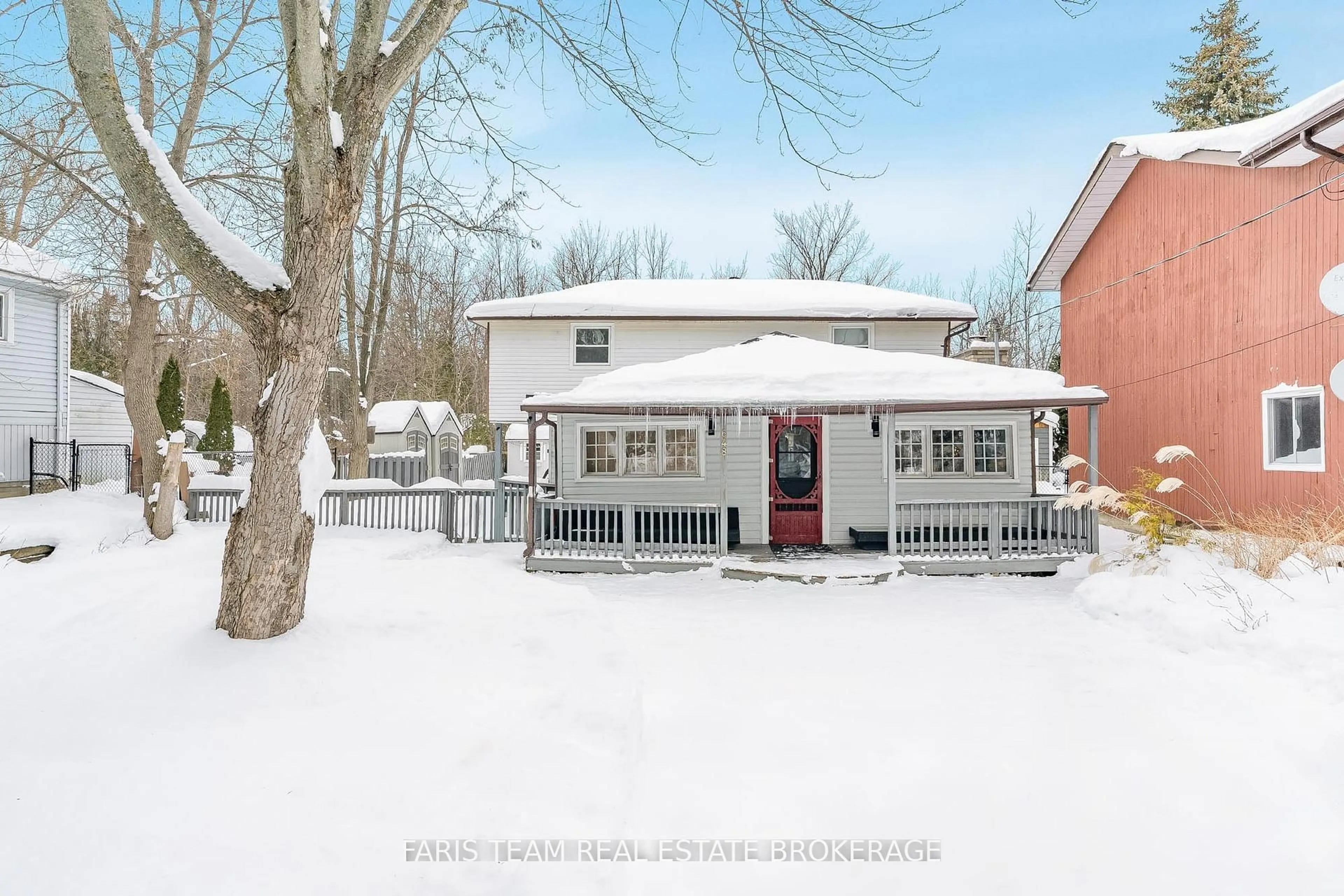 Patio, street for 648 10th Line, Innisfil Ontario L9S 3N7