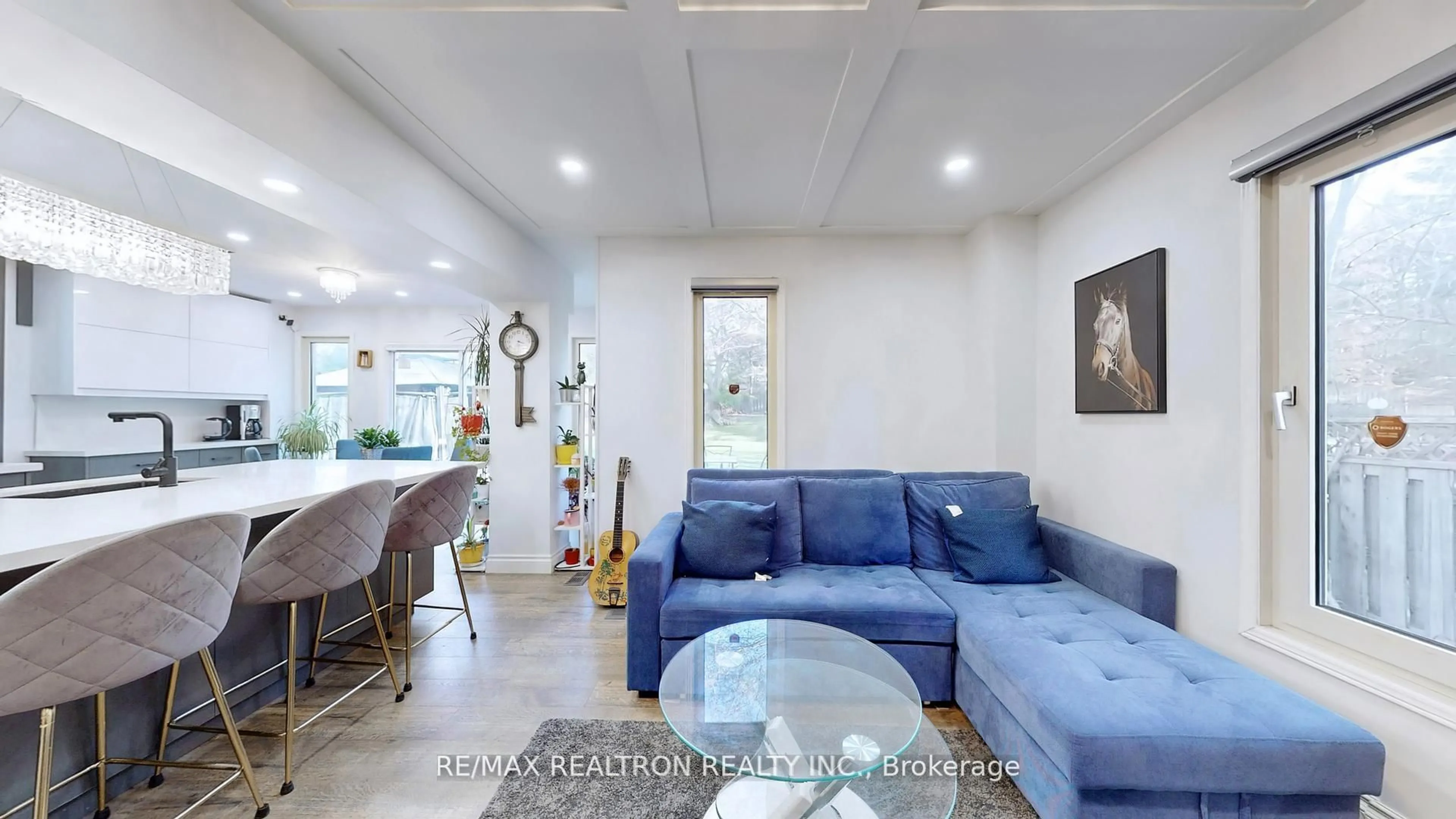 Living room with furniture, unknown for 200 Mccaffrey Rd, Newmarket Ontario L3X 1J9