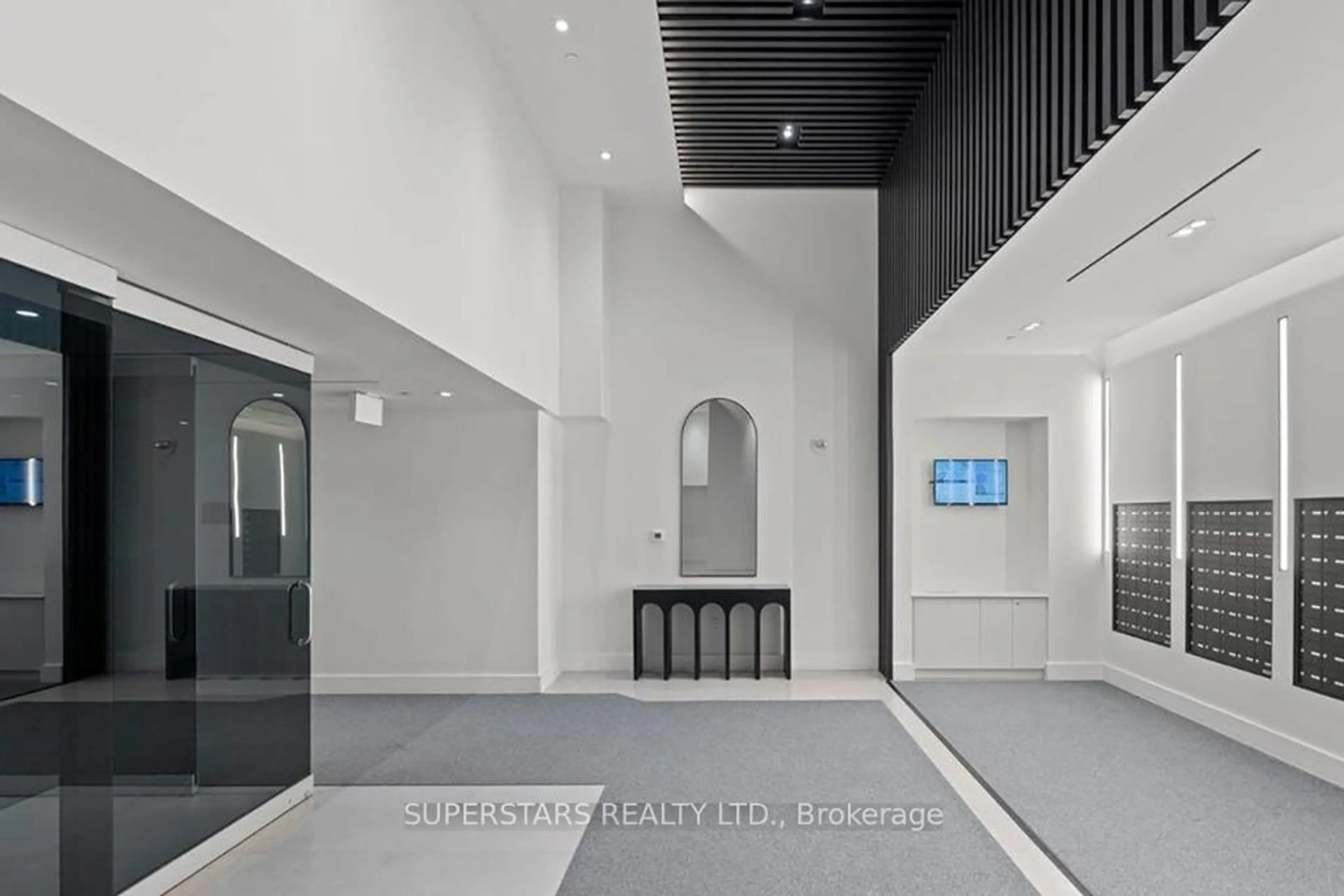 Indoor foyer for 3 Rosewater St #312W, Richmond Hill Ontario L4C 5T6