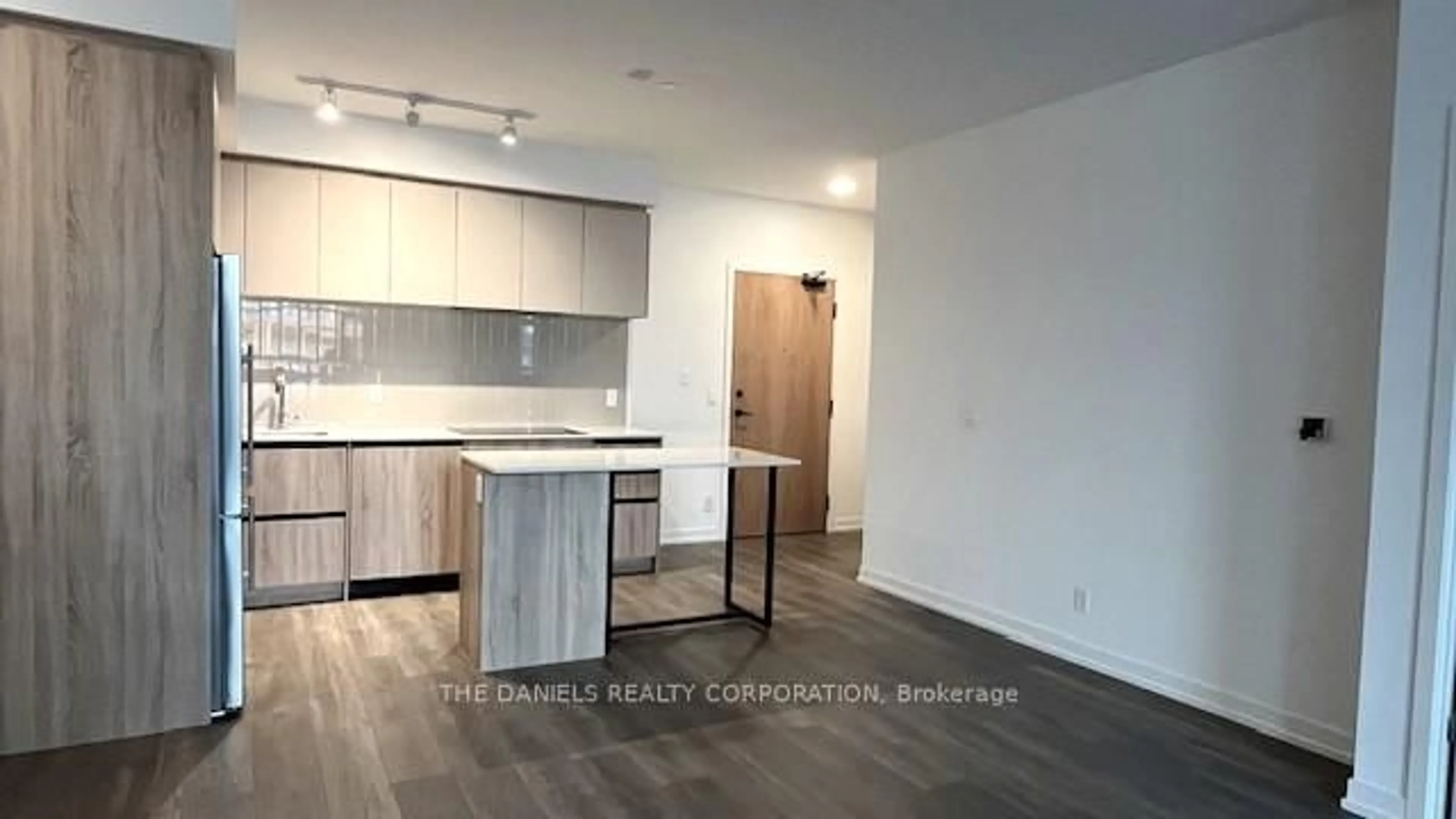 Open concept kitchen, wood/laminate floor for 8 Beverley Glen Blvd #120, Vaughan Ontario L4J 0L5