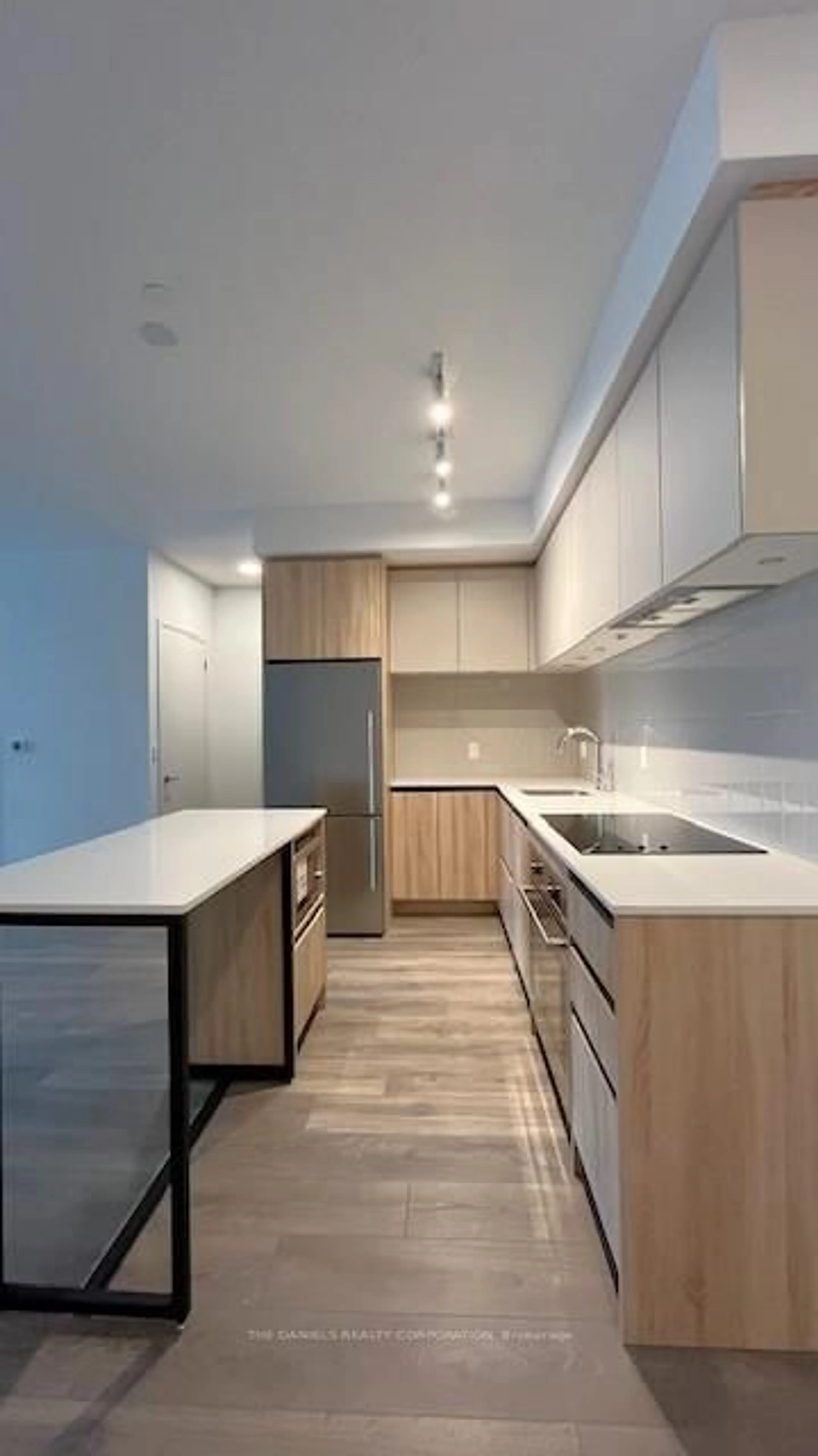 Standard kitchen, wood/laminate floor for 8 Beverley Glen Blvd #120, Vaughan Ontario L4J 0L5