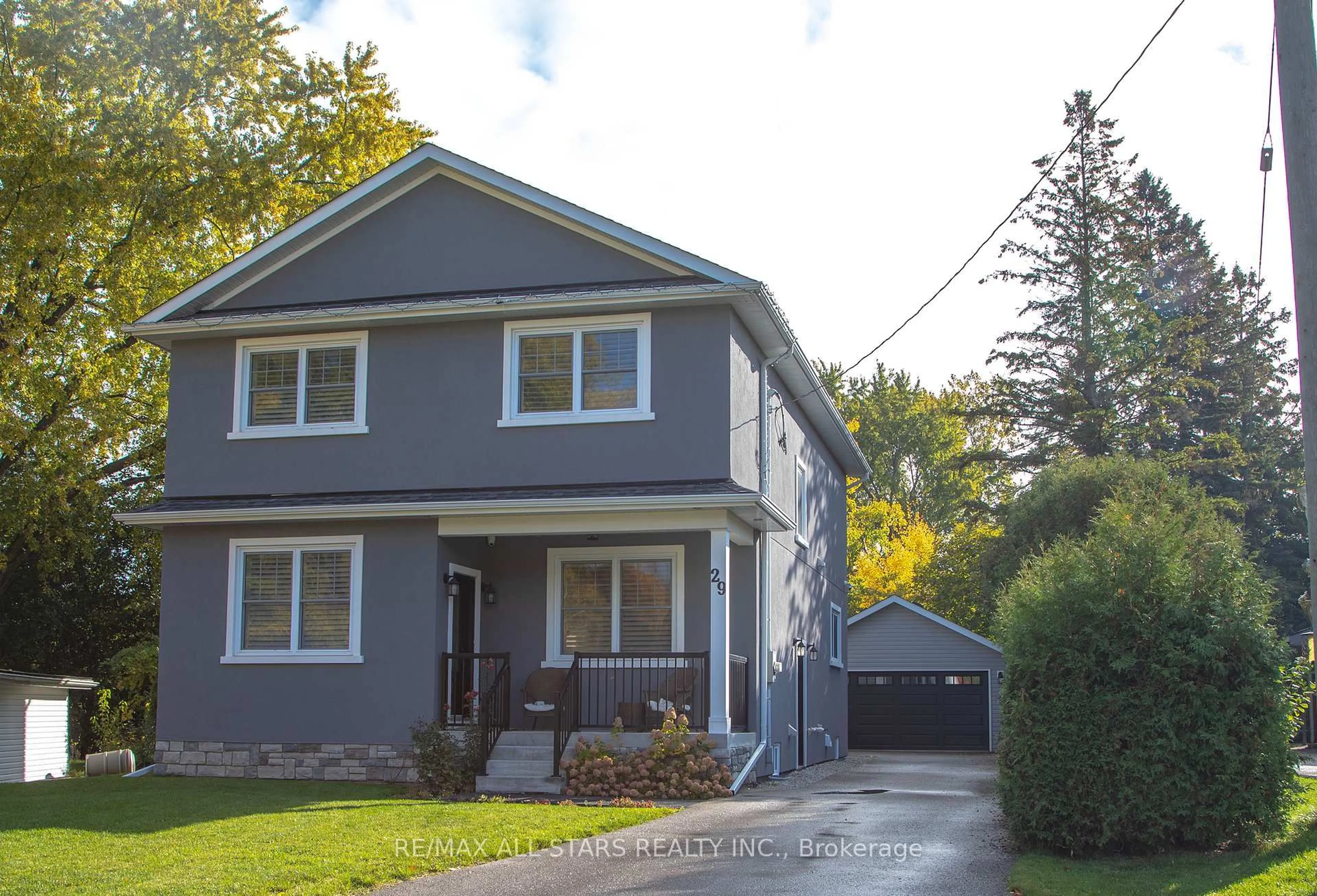 Home with vinyl exterior material, street for 29 Patrick Dr, Aurora Ontario L4G 2A6