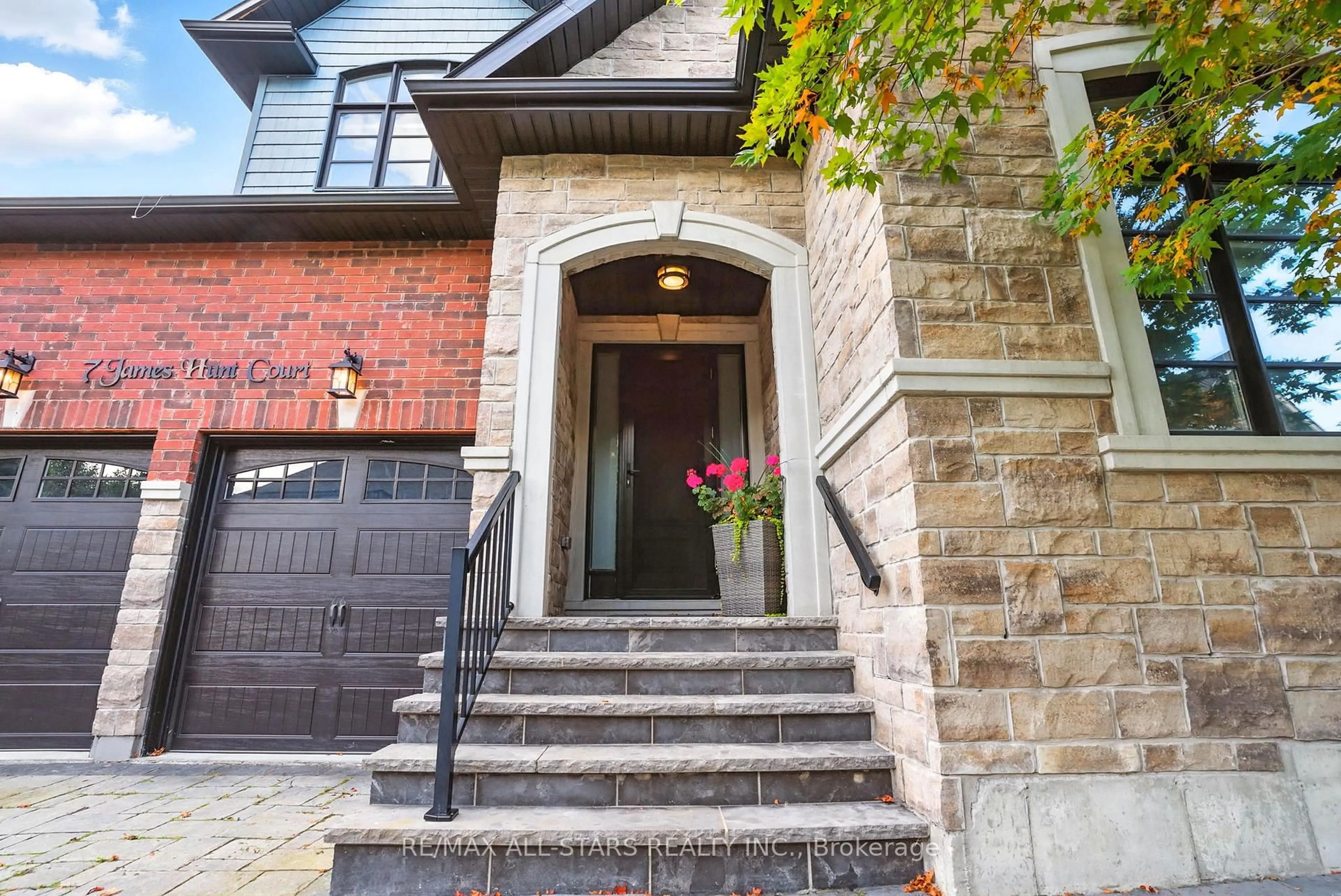 Unknown for 7 Os James Hunt Crt, Uxbridge Ontario L9P 0E3