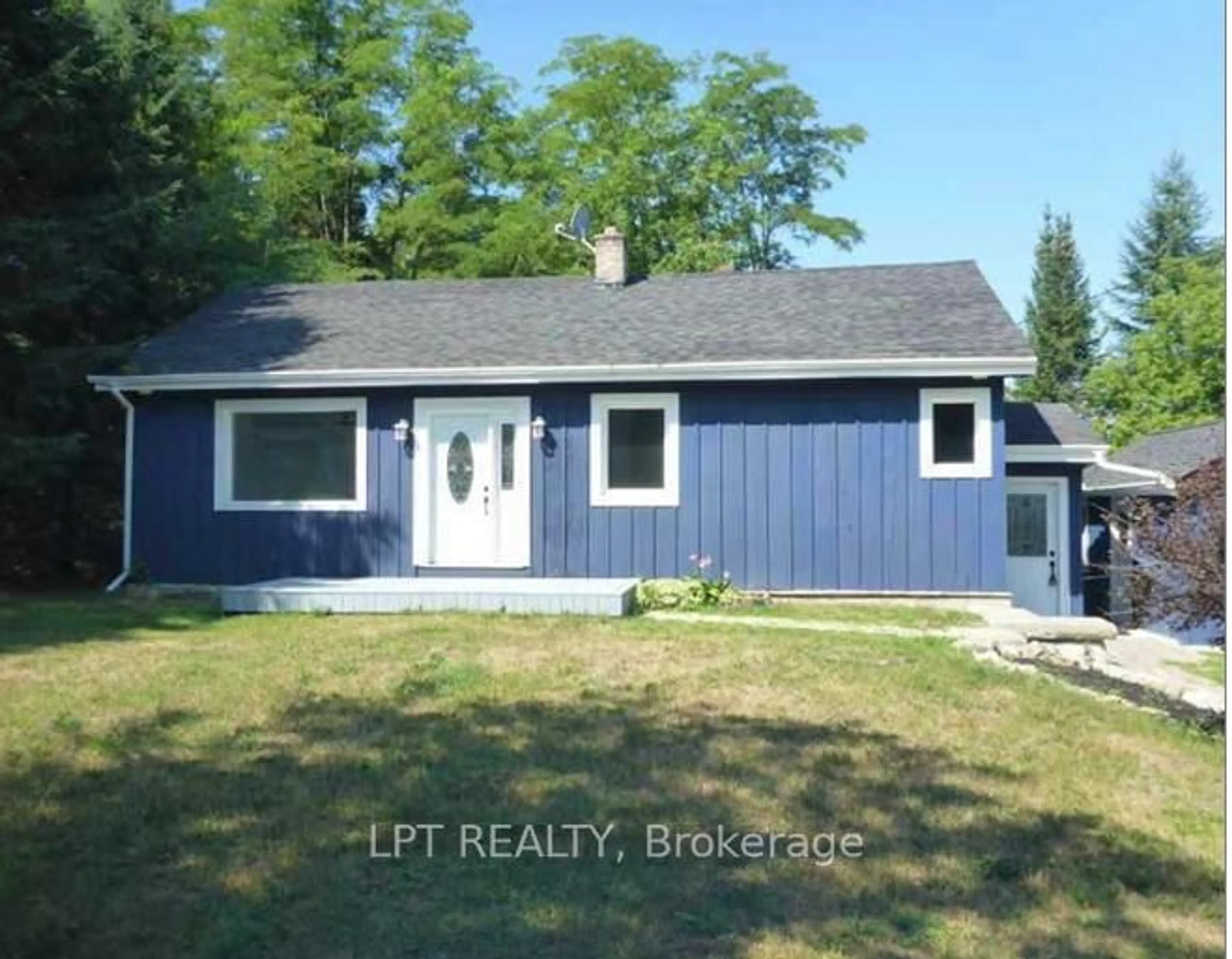 Home with vinyl exterior material, unknown for 21726 Highway 48, East Gwillimbury Ontario L0G 1M0