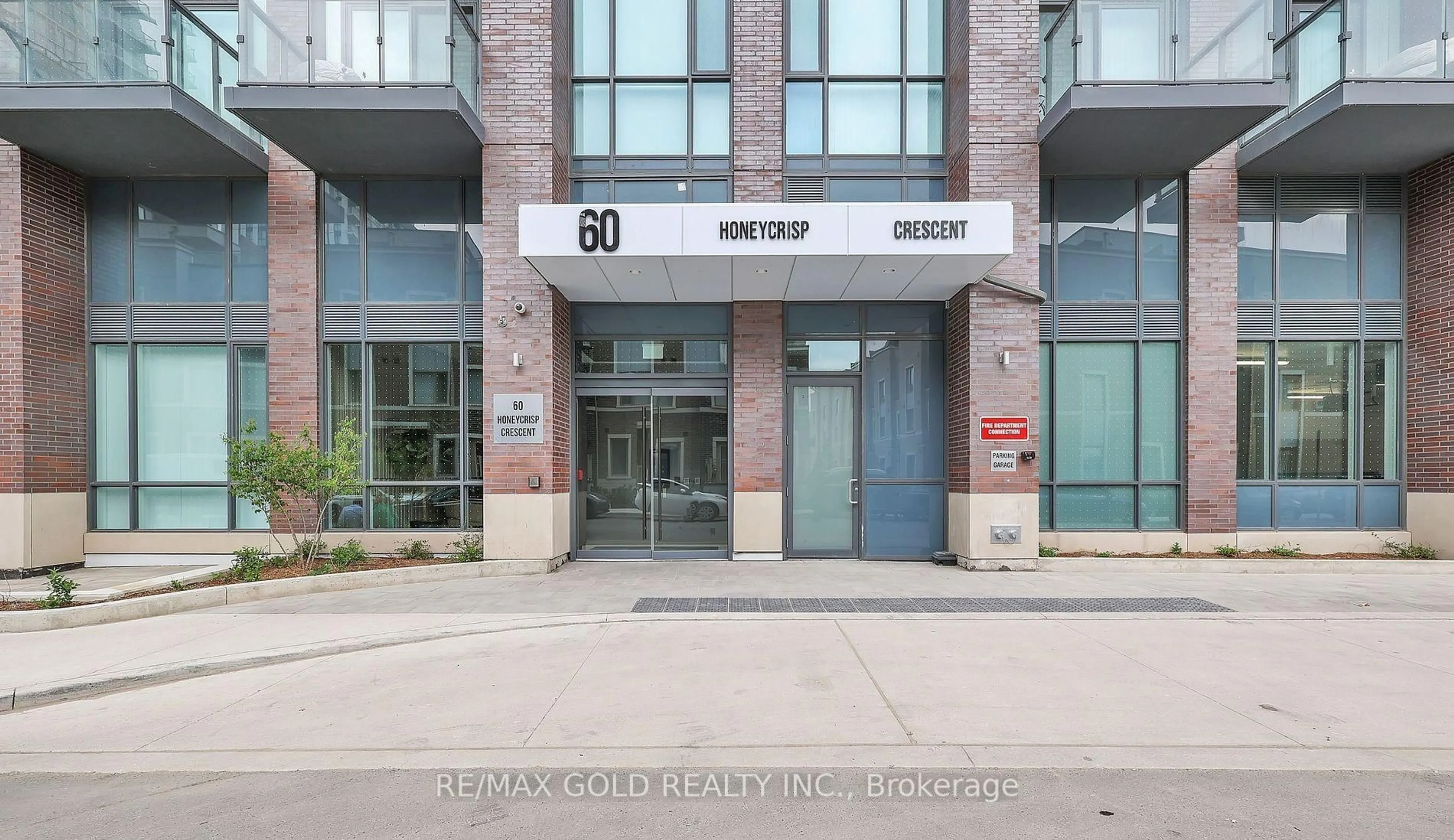 Indoor foyer for 60 Honeycrisp Cres #1116, Vaughan Ontario L4K 0N5