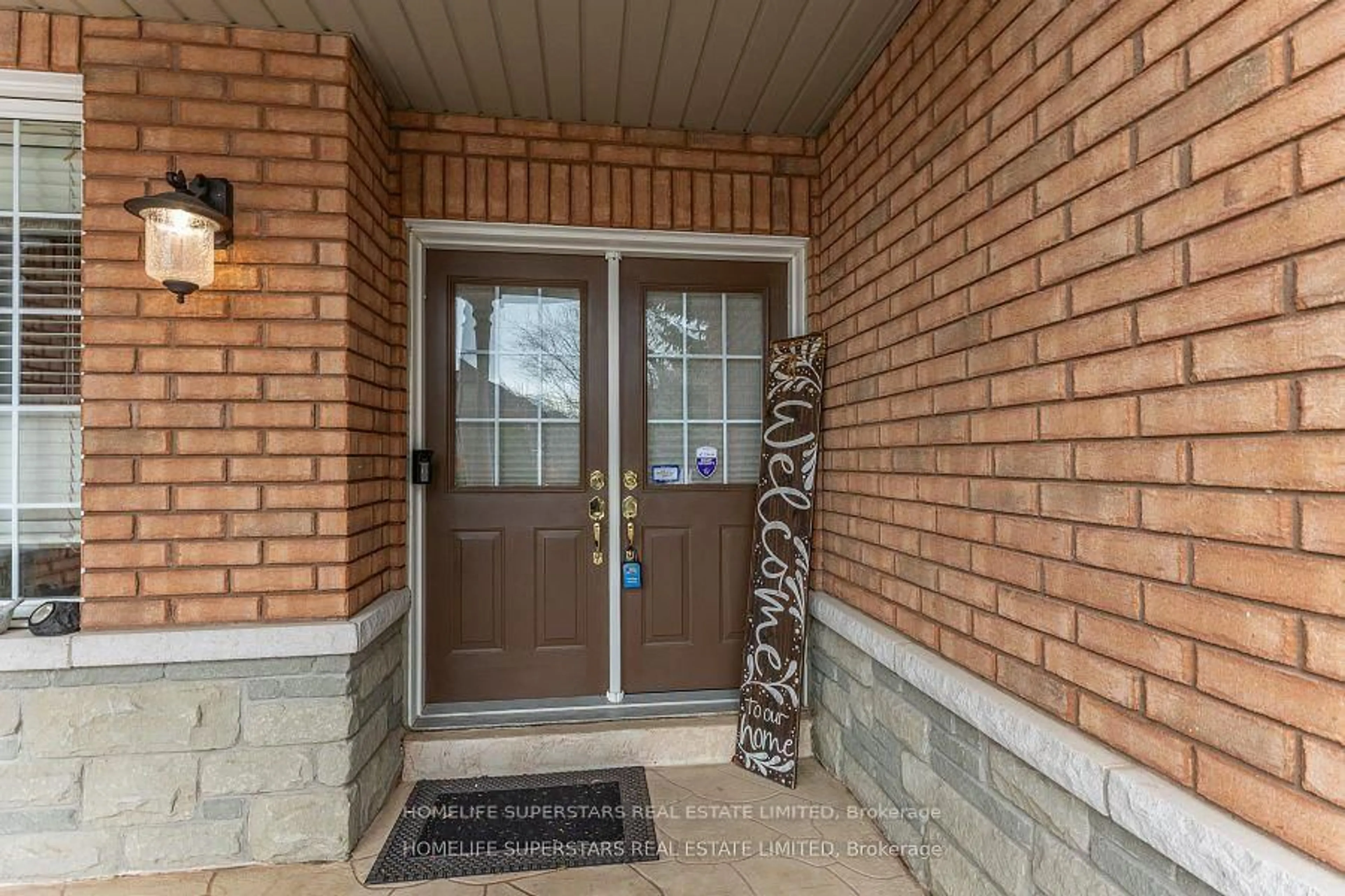 Indoor entryway for 156 Novaview Cres, Vaughan Ontario L4L 9L8