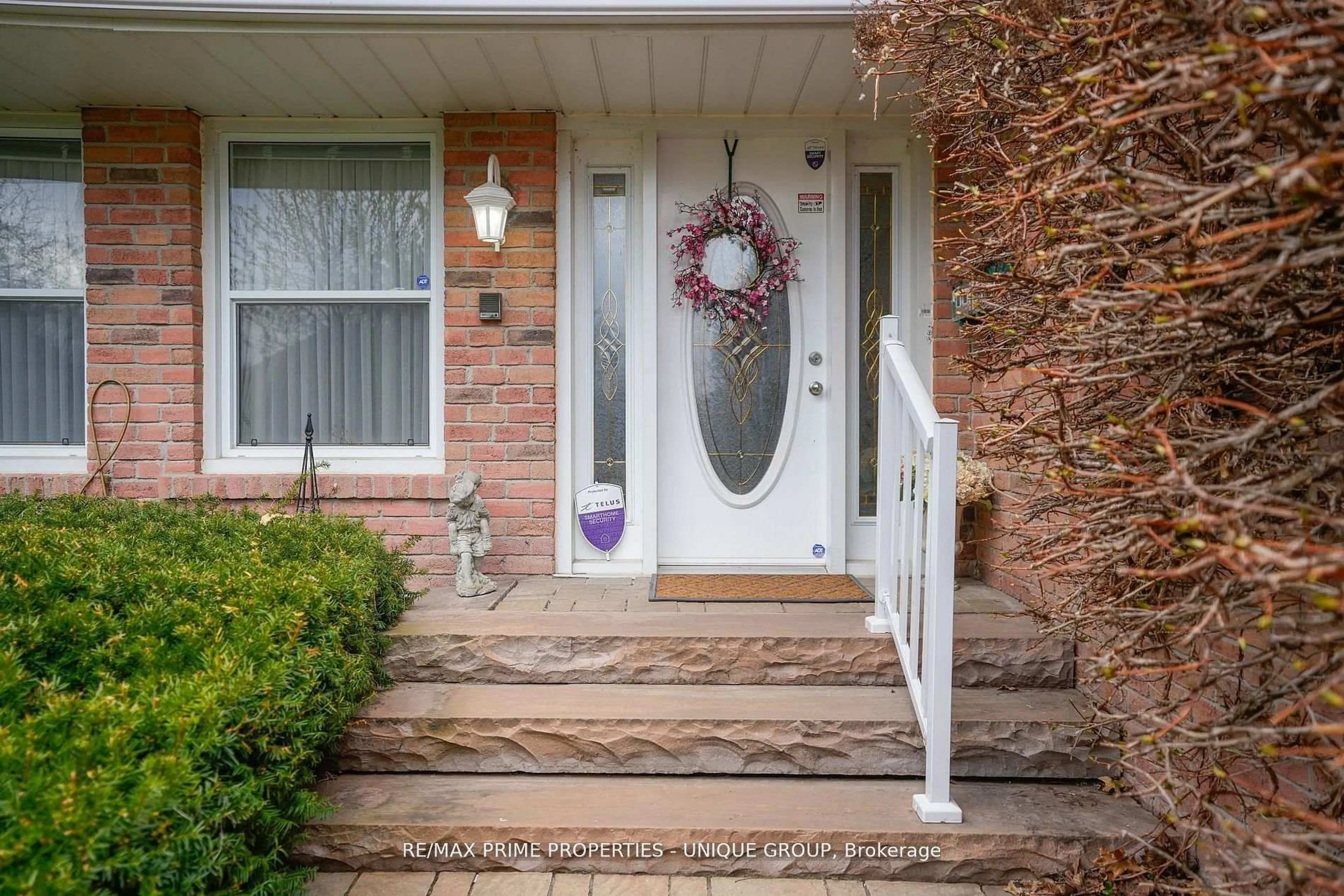 Indoor entryway for 9 Longwater Chse, Markham Ontario L3R 4A1