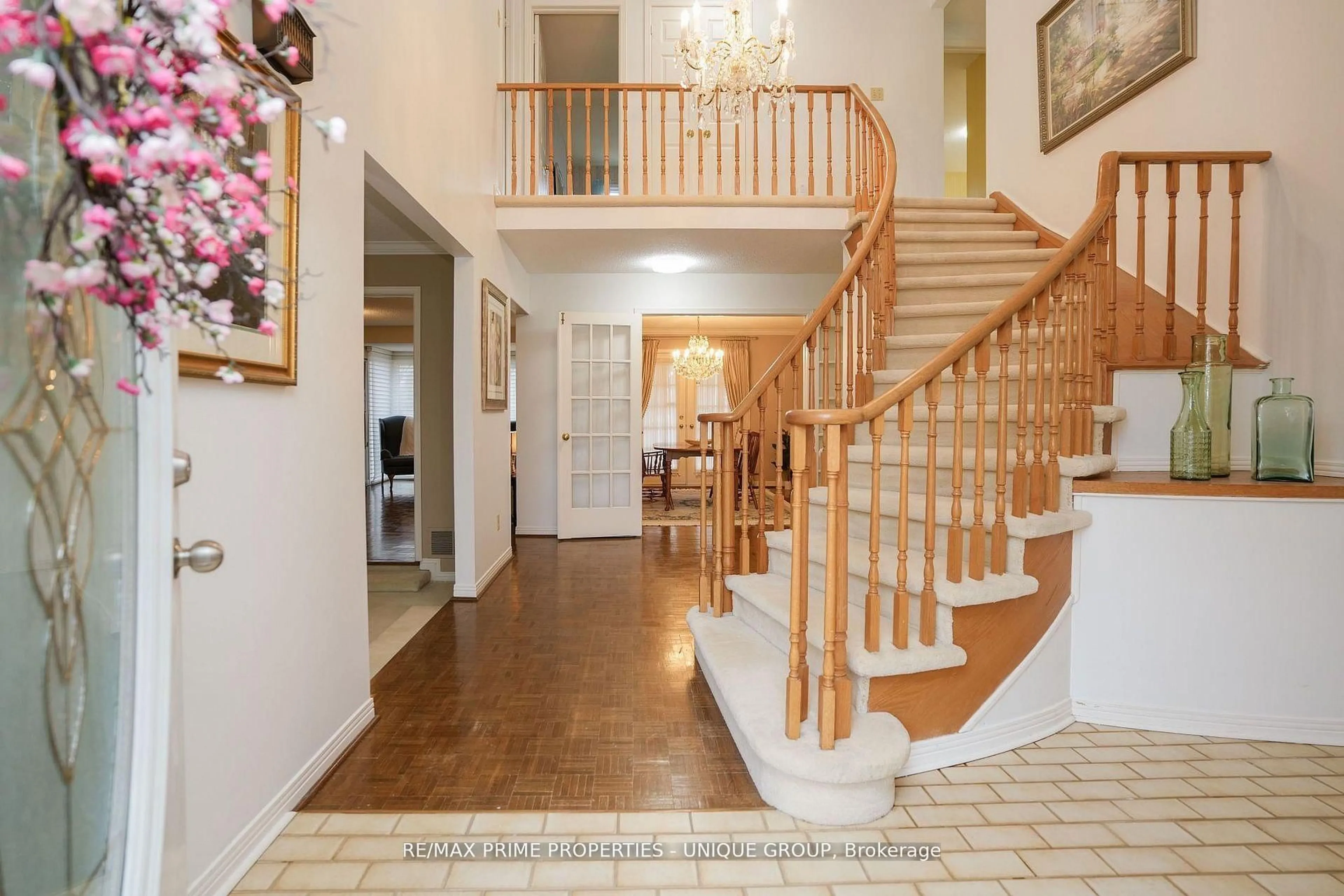 Indoor foyer for 9 Longwater Chse, Markham Ontario L3R 4A1