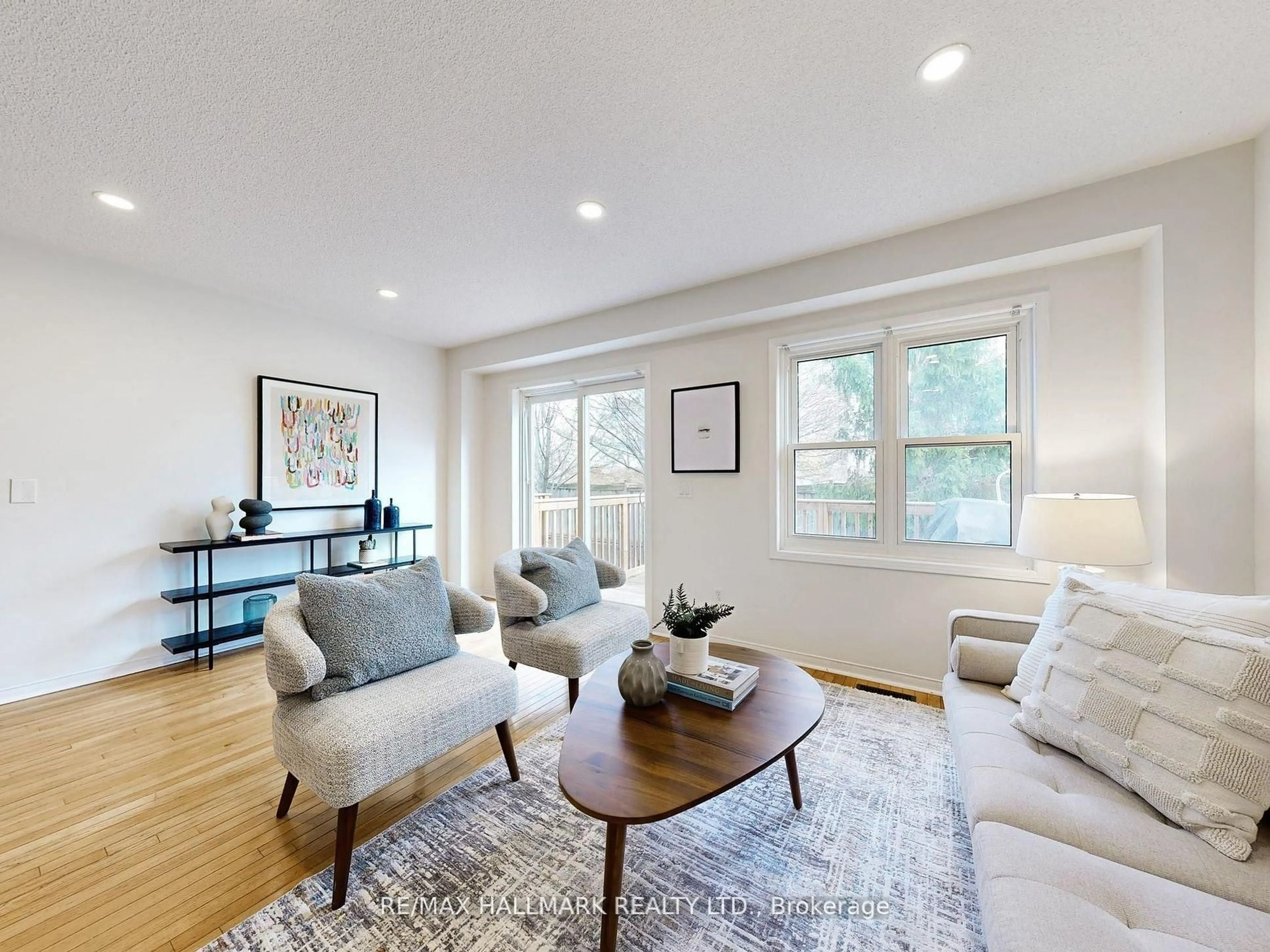 Living room with furniture, unknown for 51 Northern Heights Dr #20B, Richmond Hill Ontario L4B 4C9