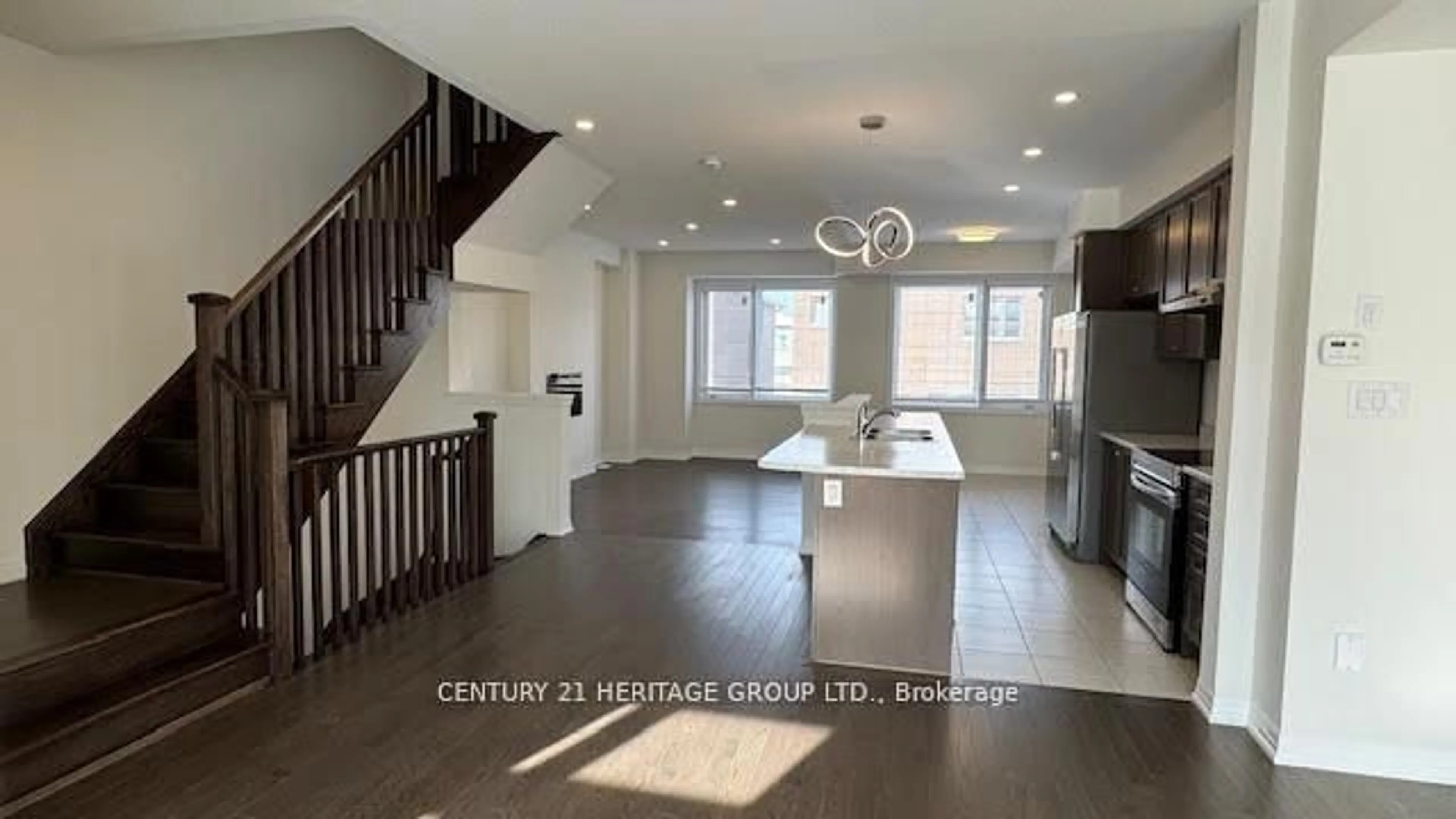 Open concept kitchen, unknown for 163 Tango Cres, Newmarket Ontario L3X 0K5