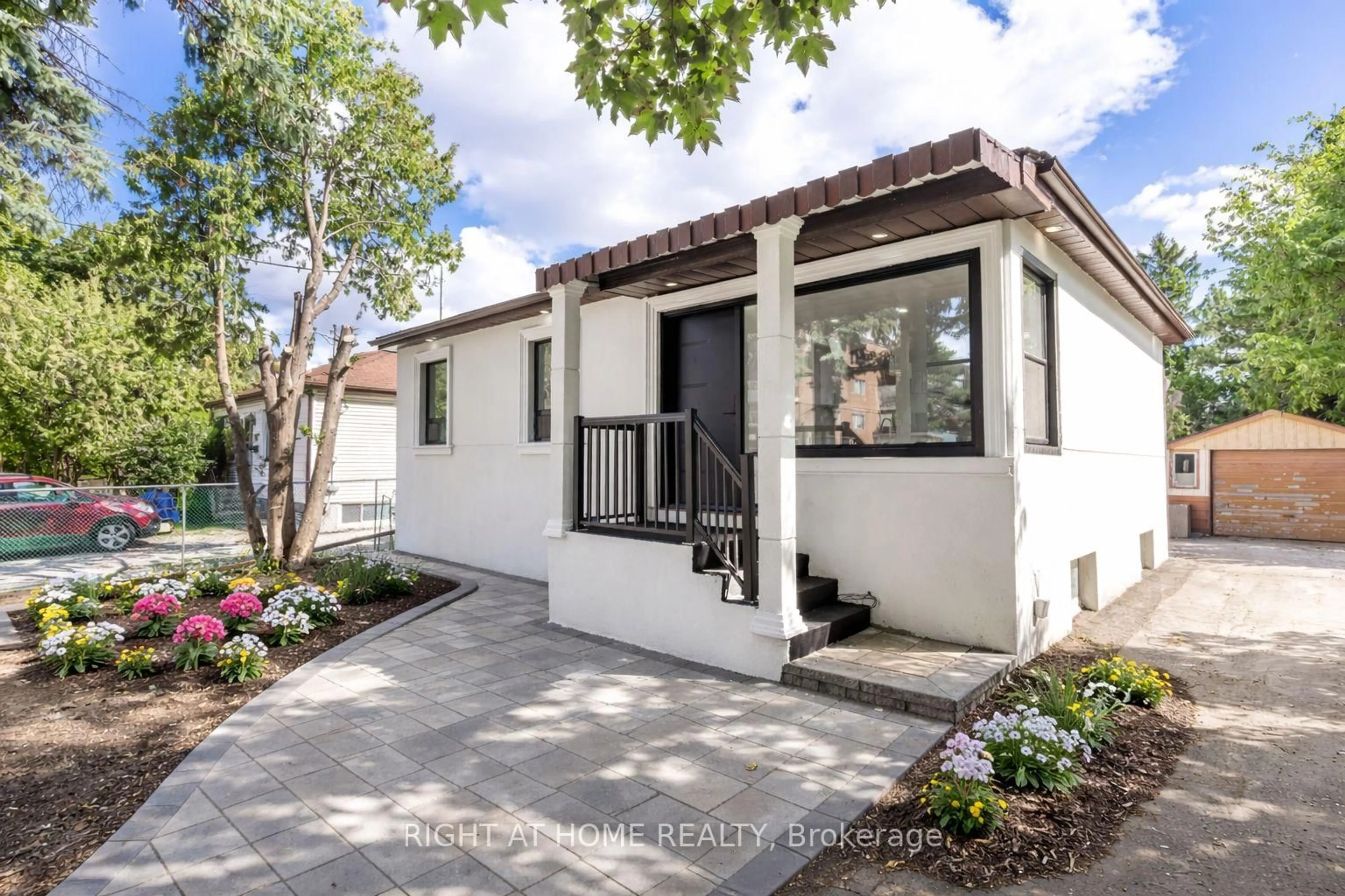 Unknown for 225 Essex Ave, Richmond Hill Ontario L4C 2C1