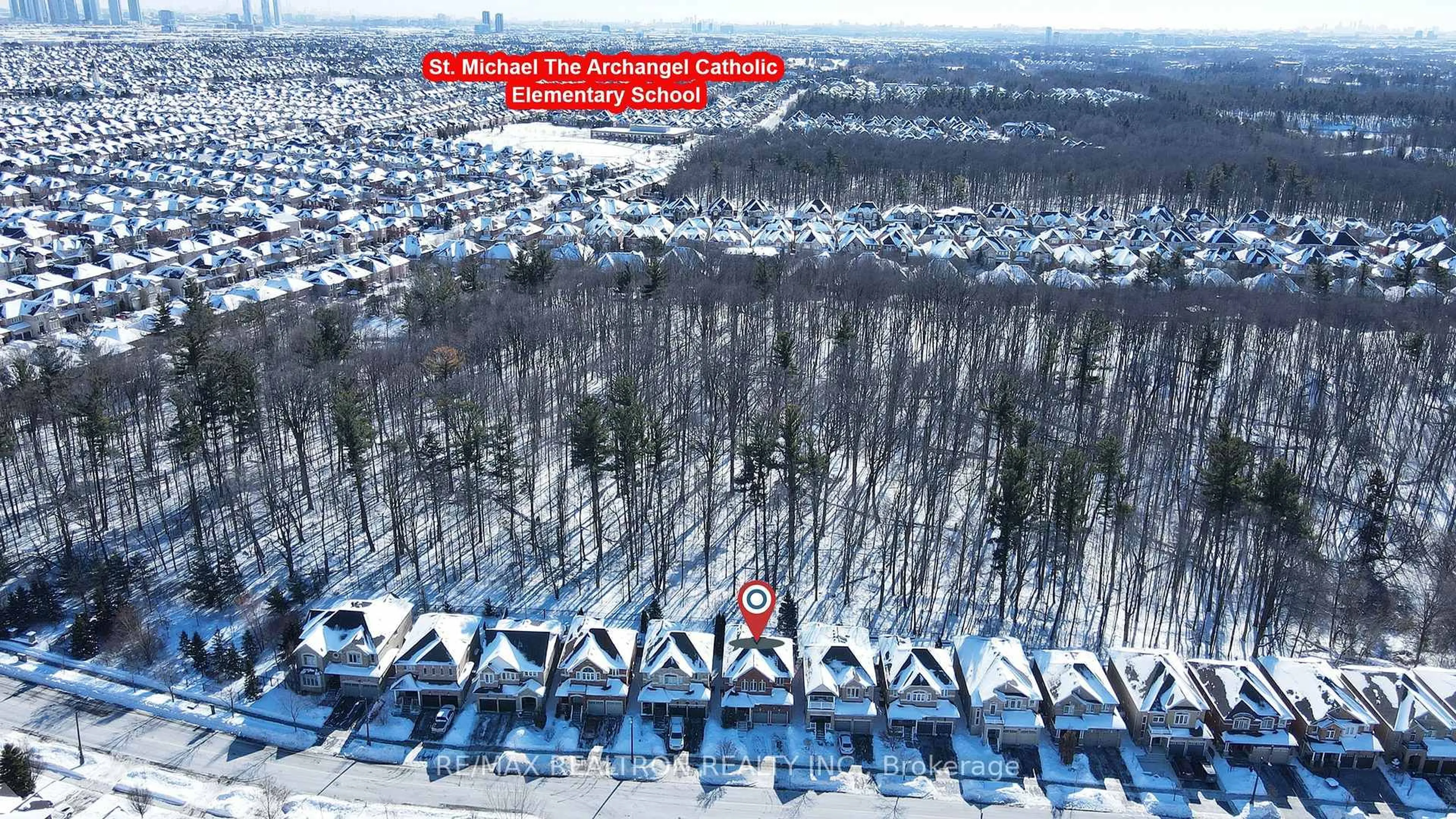 A pic from outside/outdoor area/front of a property/back of a property/a pic from drone, unknown for 571 Davos Rd, Vaughan Ontario L4H 0X4