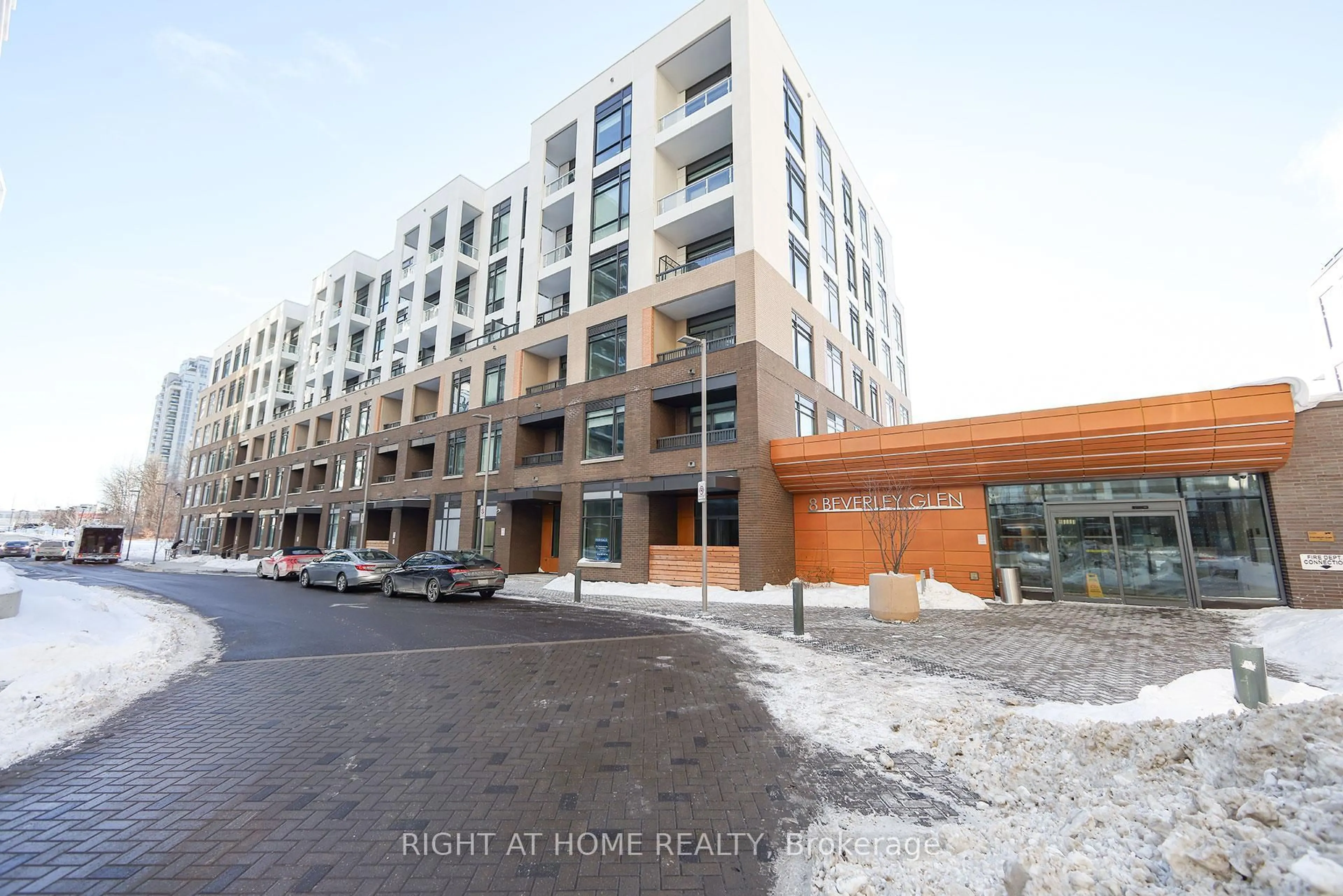 Patio, street for 8 Beverley Glen Blvd, Vaughan Ontario L4J 7V1