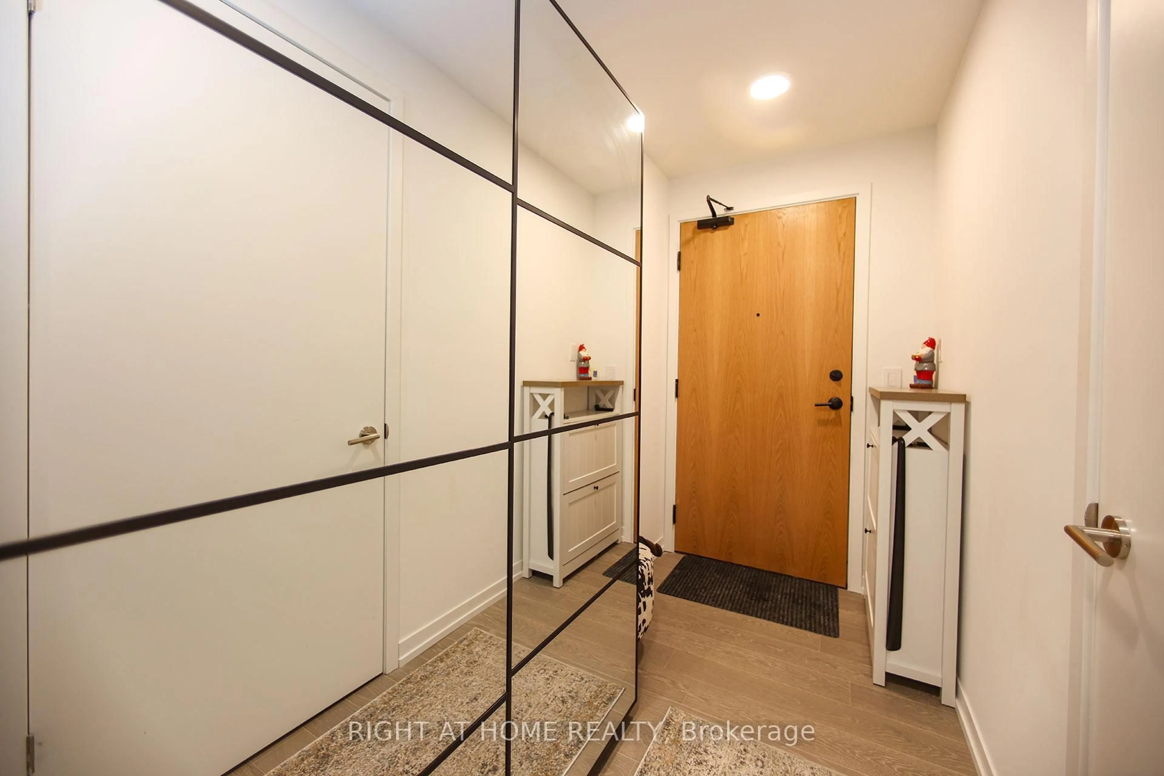 Unknown for 8 Beverley Glen Blvd, Vaughan Ontario L4J 7V1