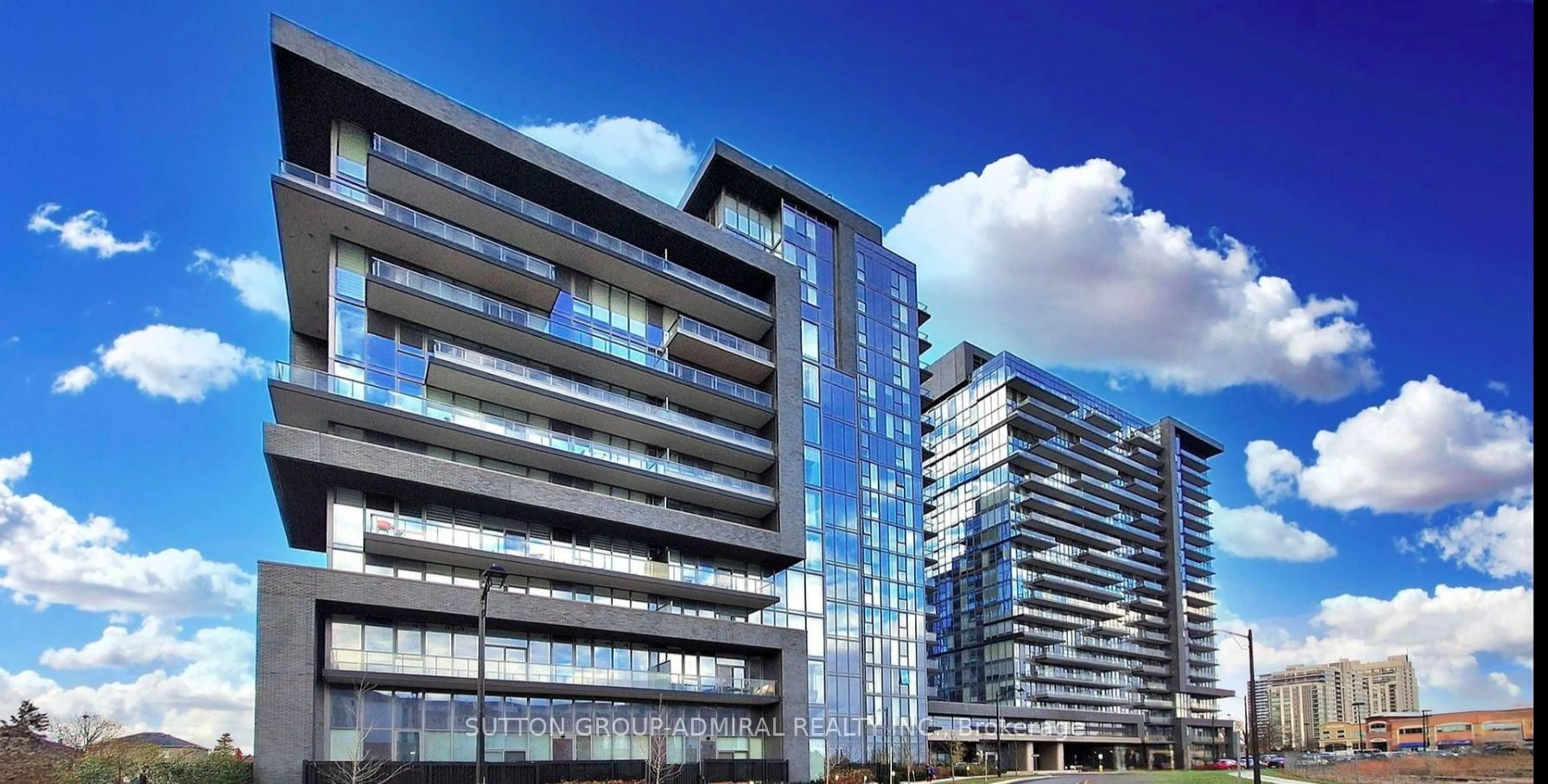 Indoor foyer for 10 Gatineau Dr #209, Vaughan Ontario L4J 0L2