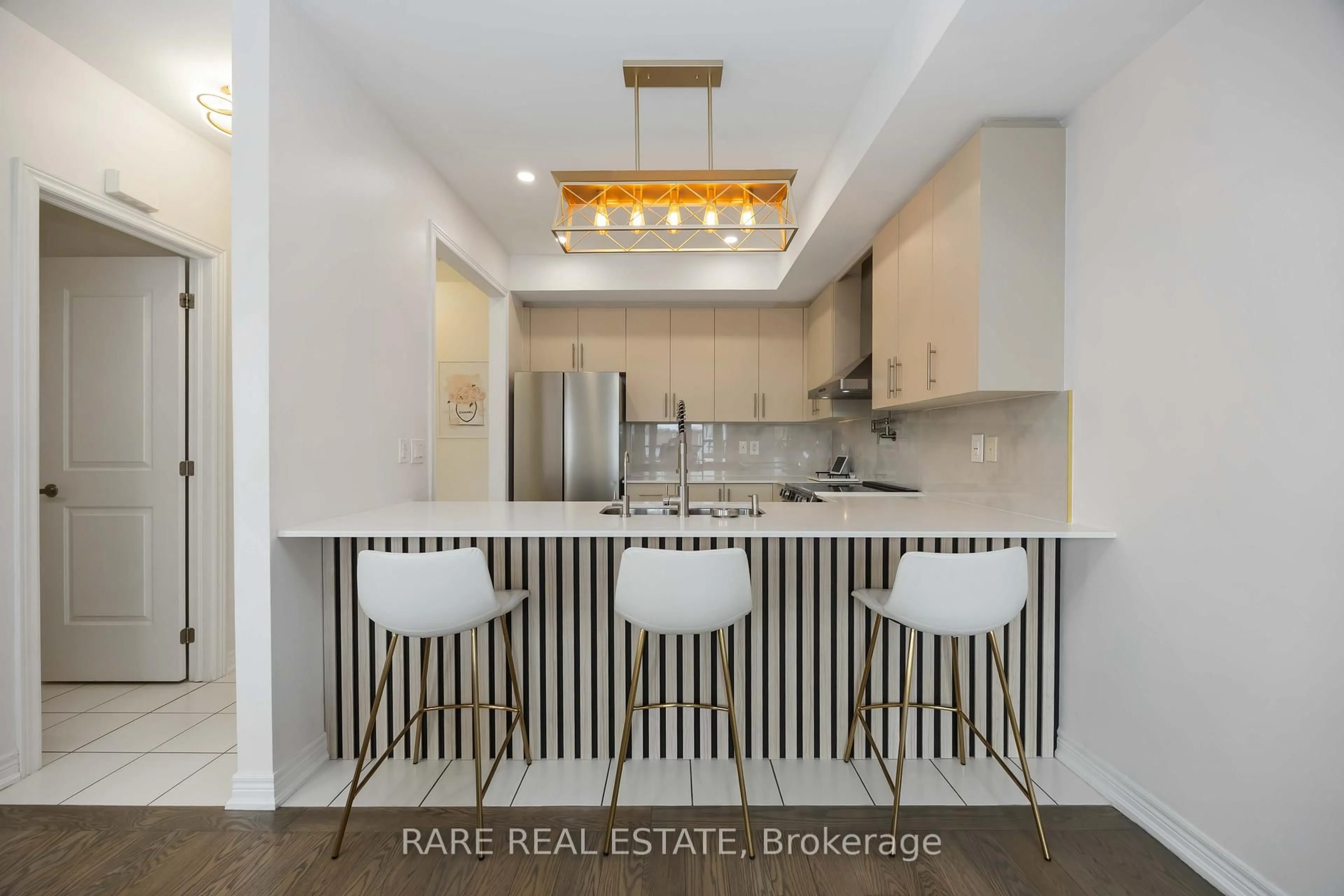 Open concept kitchen, unknown for 105 Kayla Cres #8, Vaughan Ontario L6A 4W3