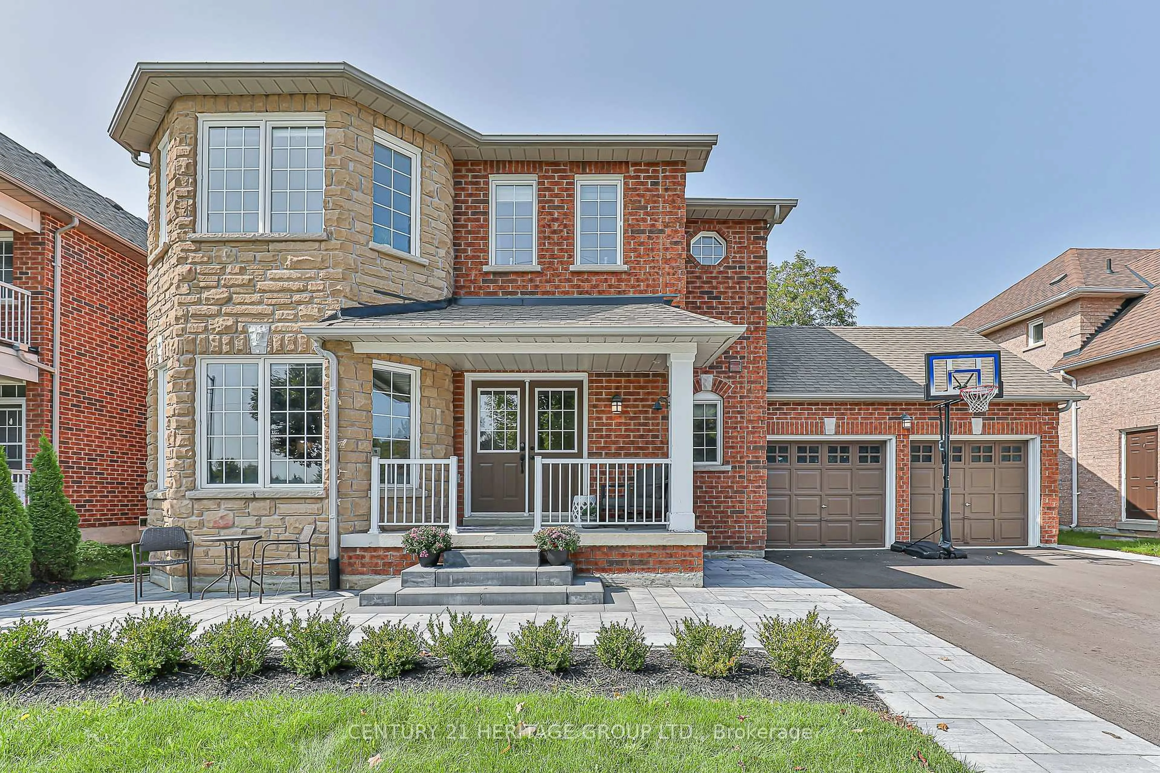 Home with brick exterior material, street for 112 Herrema Blvd, Uxbridge Ontario L9P 1X6