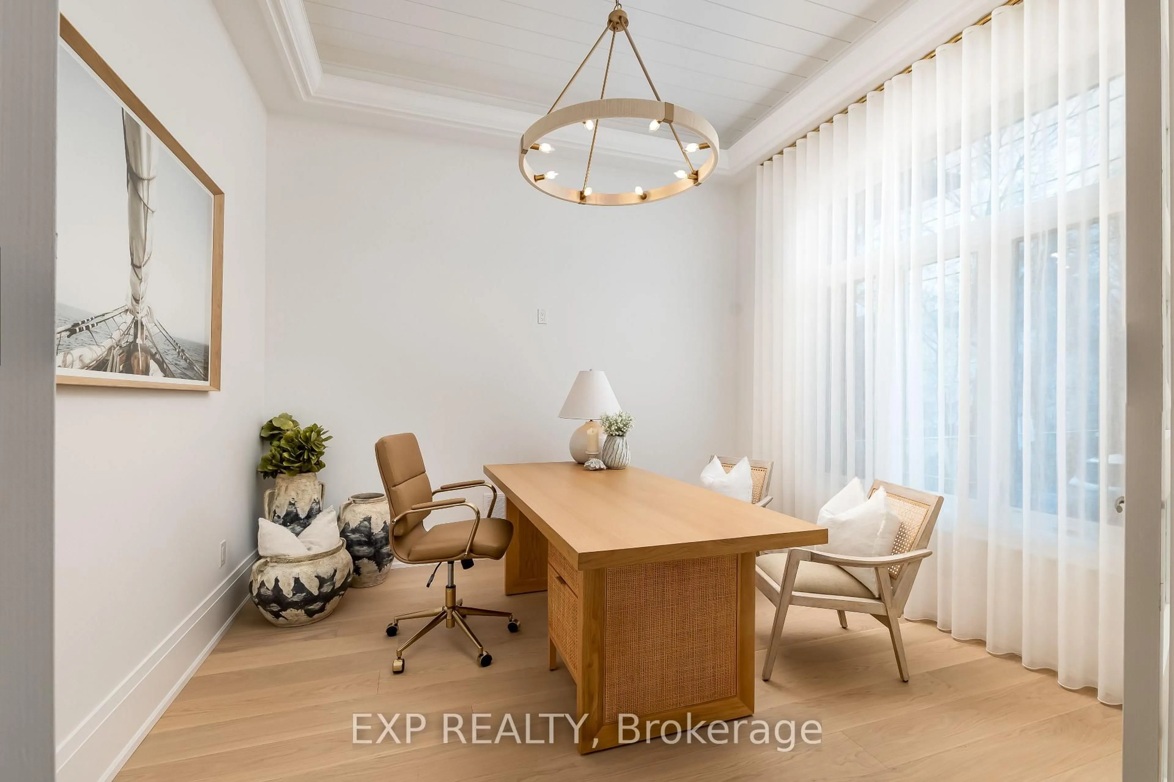 A pic of a room for 25 Pinery Lane, Georgina Ontario L0E 1L0