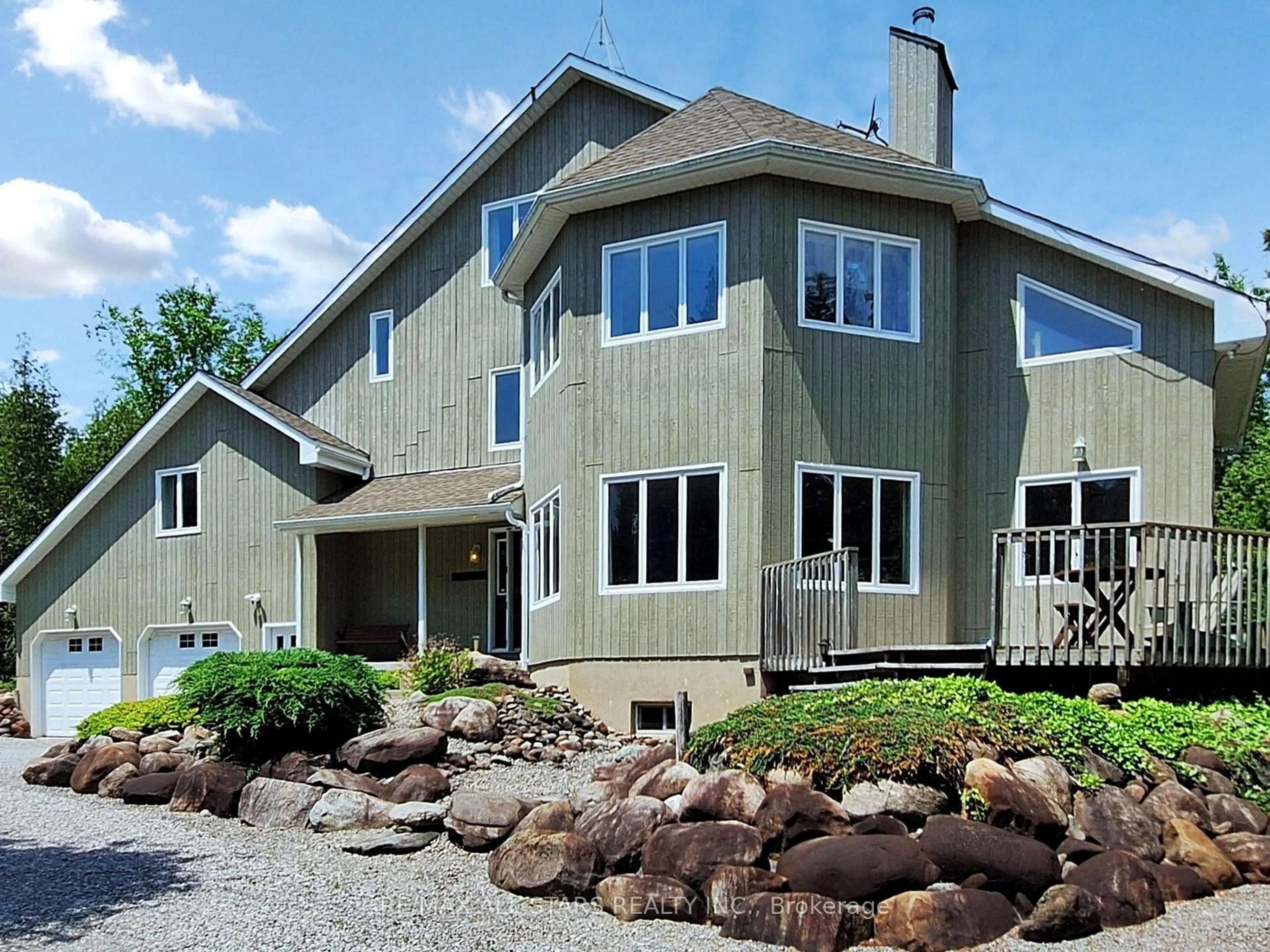 Home with vinyl exterior material, unknown for 27352 Highway 48, Georgina Ontario L0E 1R0