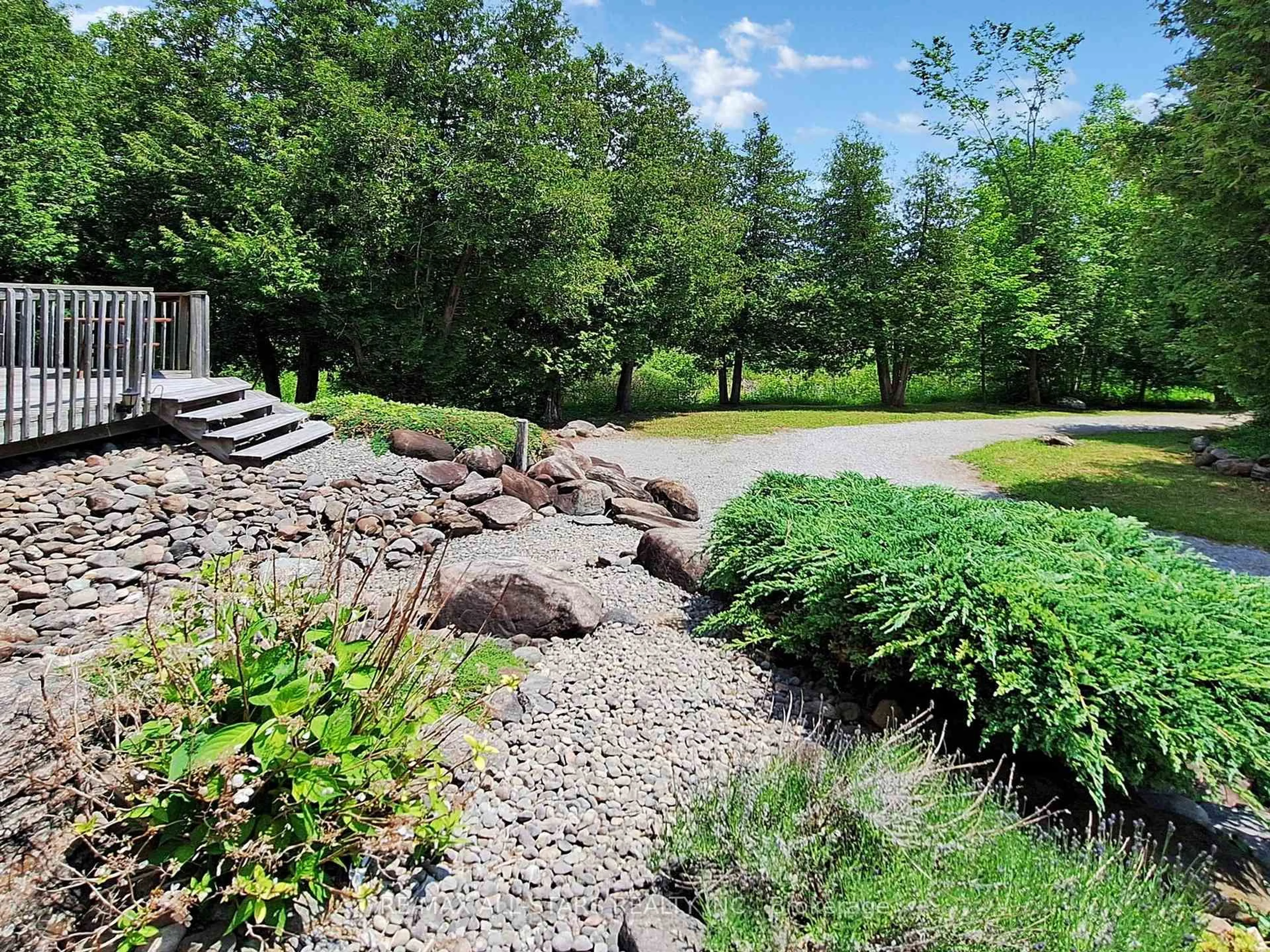 Patio, water/lake/river/ocean view for 27352 Highway 48, Georgina Ontario L0E 1R0