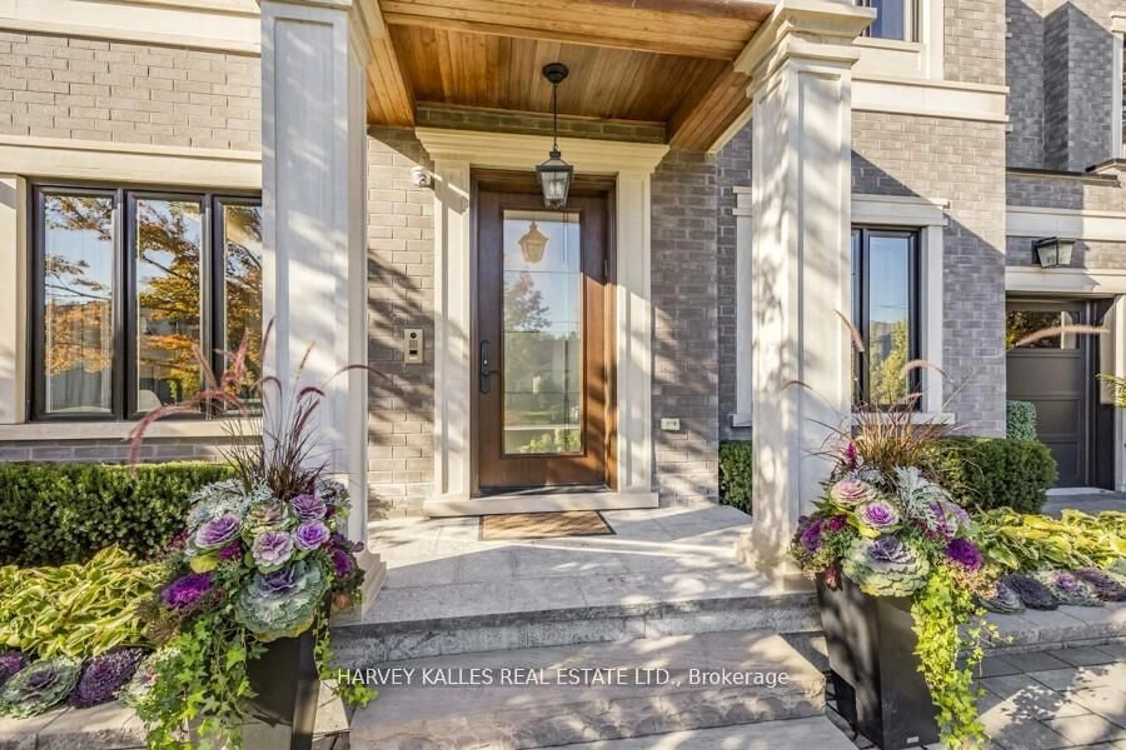 Indoor entryway for 10 Malaren Rd, Vaughan Ontario L6A 1E5