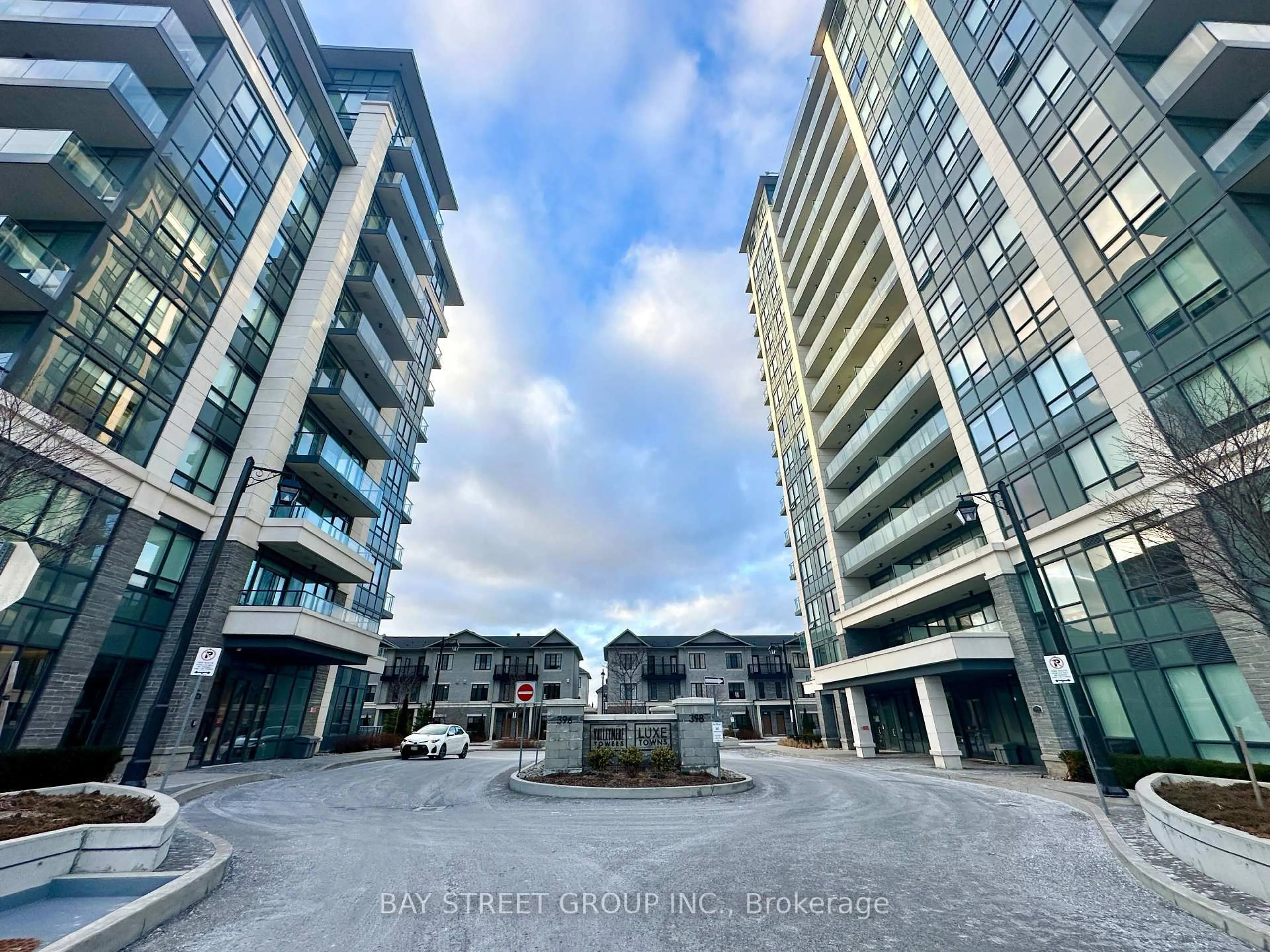 A pic from outside/outdoor area/front of a property/back of a property/a pic from drone, unknown for 398 Highway 7 #1606, Richmond Hill Ontario L4B 1A7