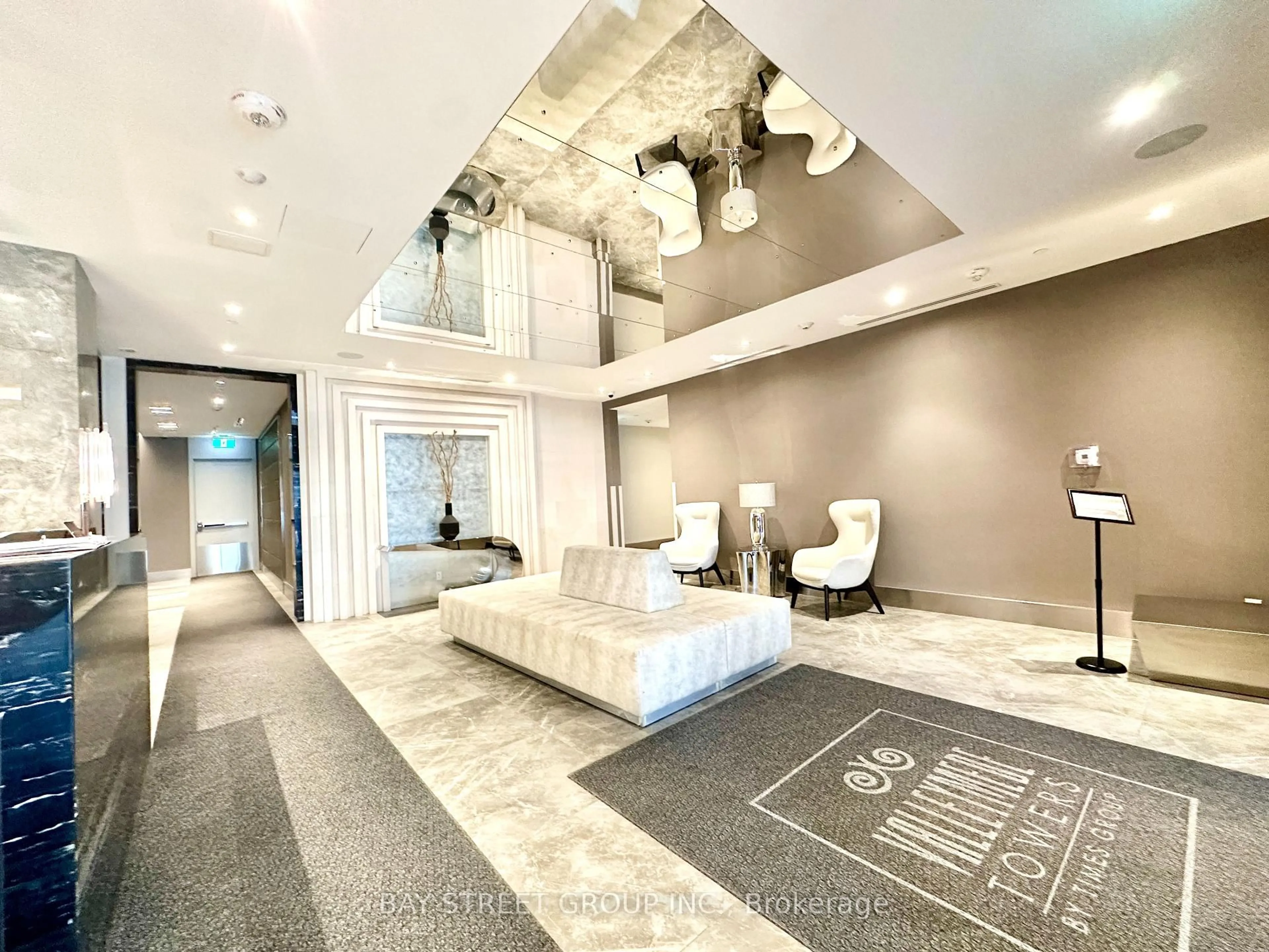 Indoor foyer for 398 Highway 7 #1606, Richmond Hill Ontario L4B 1A7