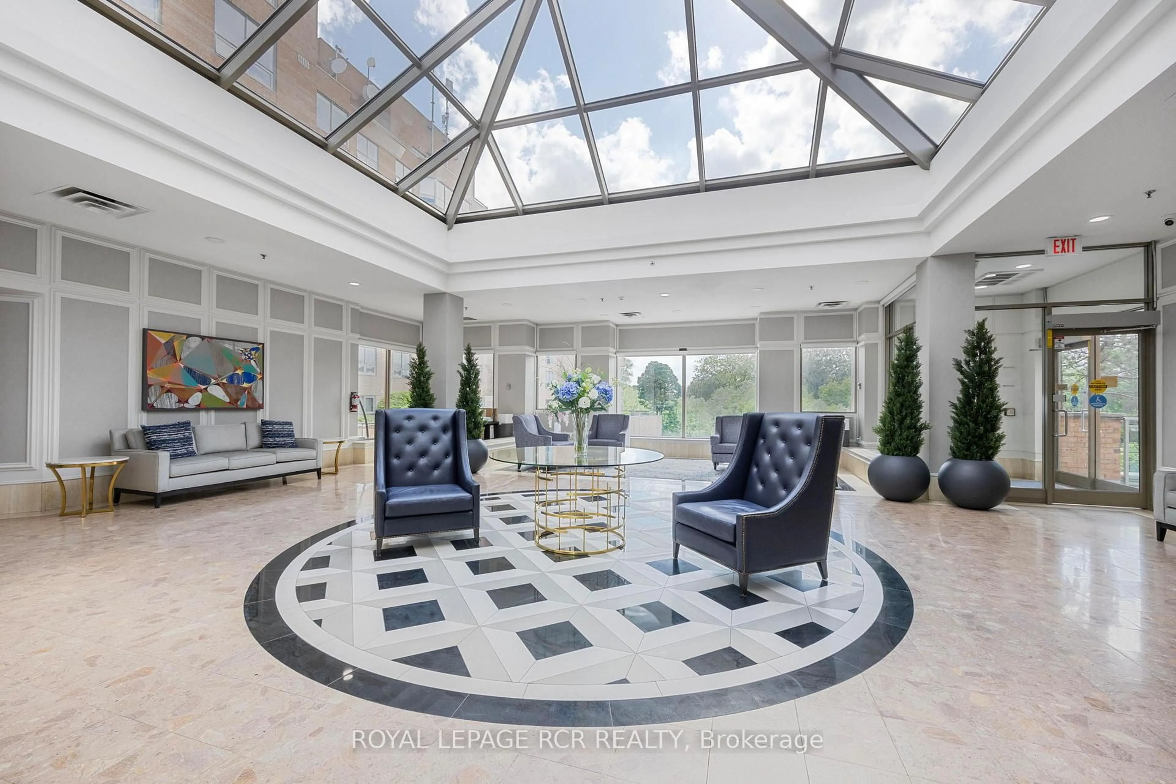 Unknown for 14924 Yonge St #213, Aurora Ontario L4G 6H7